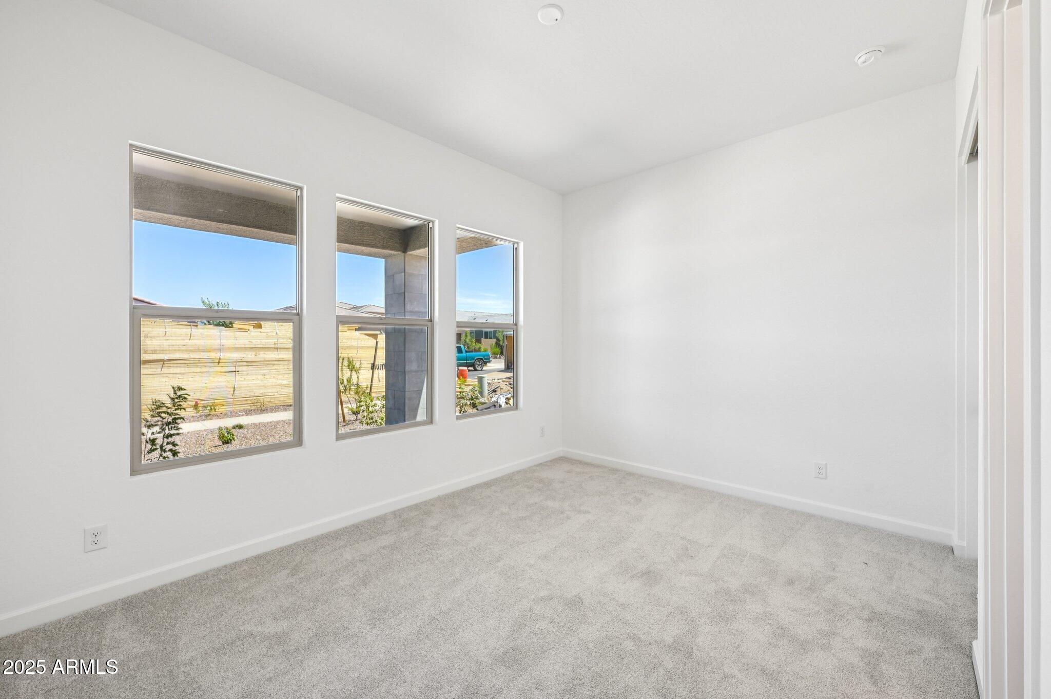 22937 E TWIN ACRES Drive