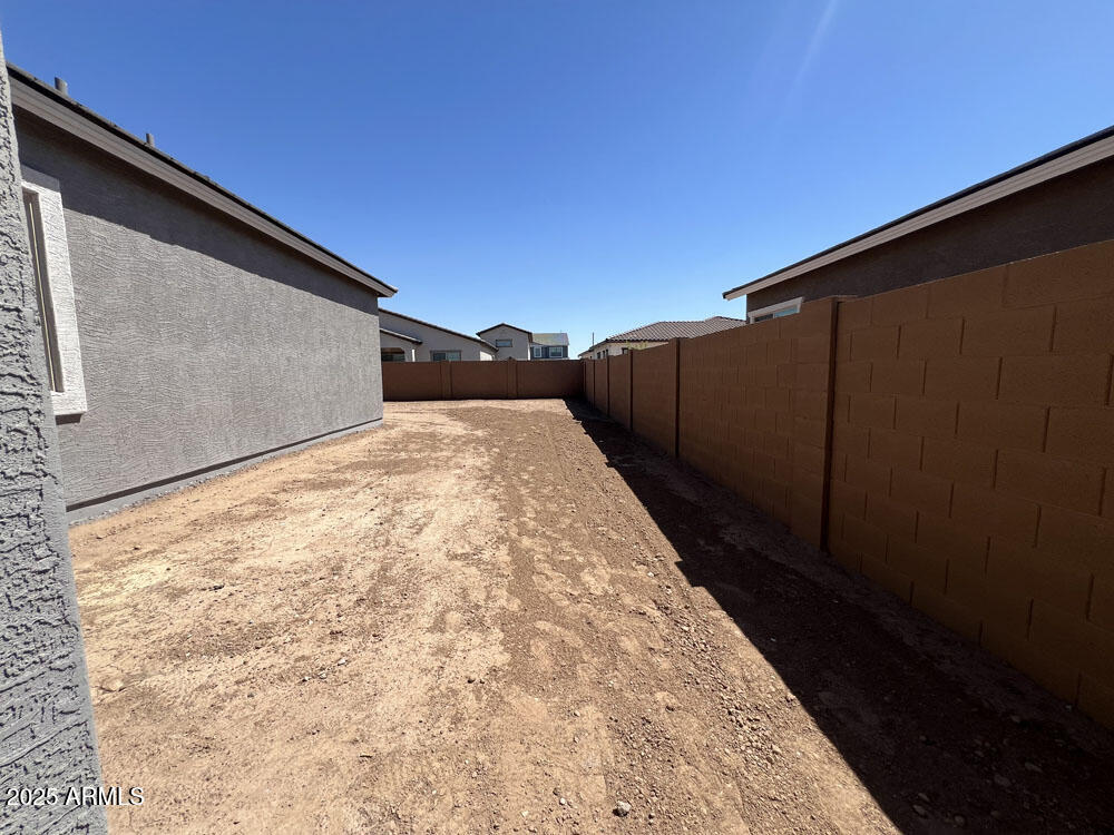 22937 E TWIN ACRES Drive