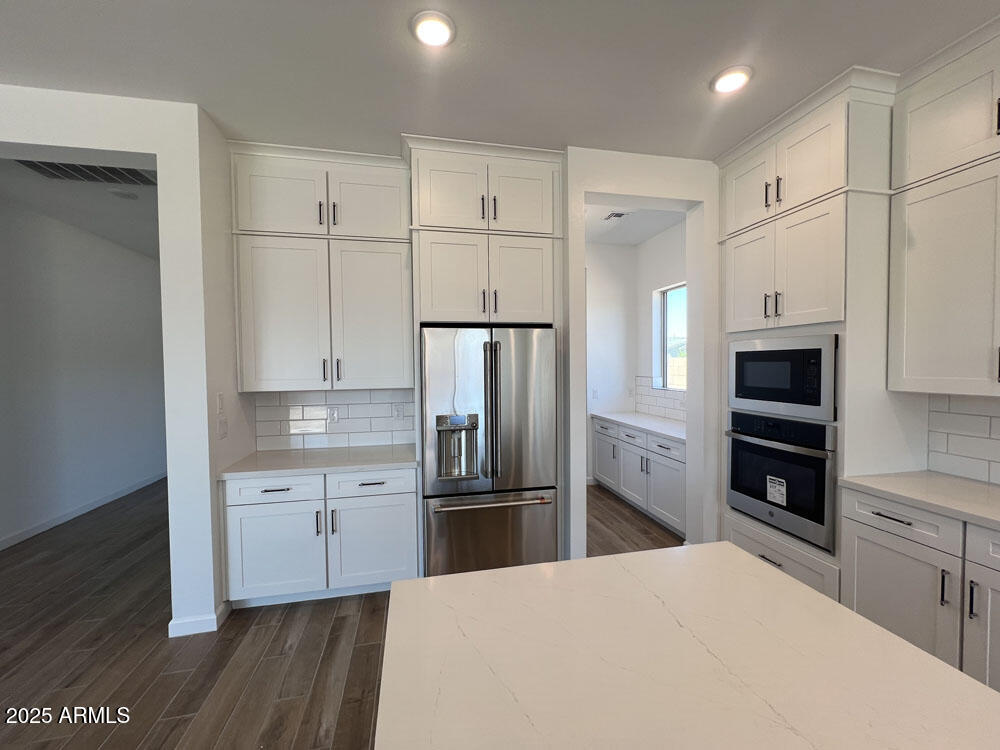22937 E TWIN ACRES Drive