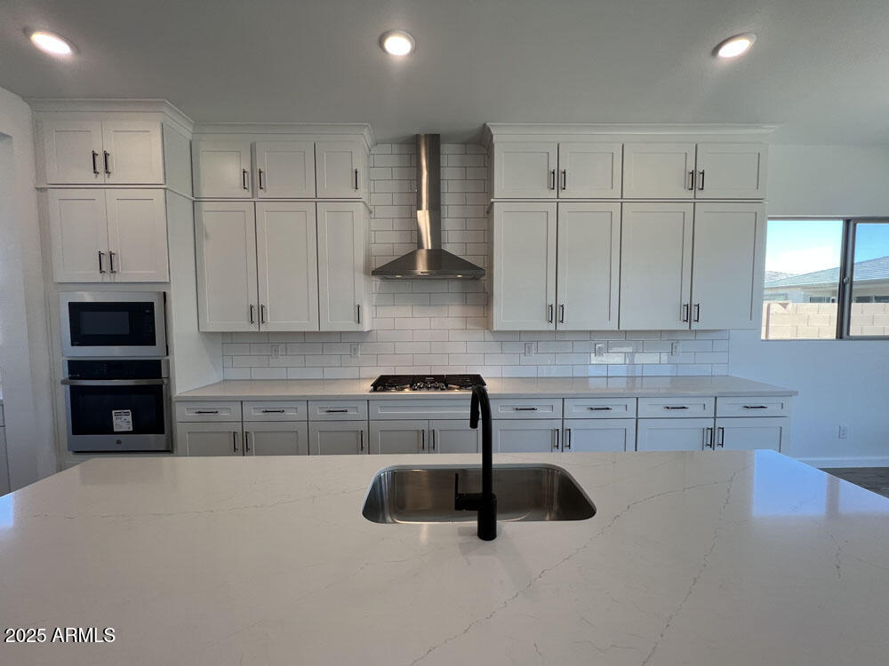 22937 E TWIN ACRES Drive
