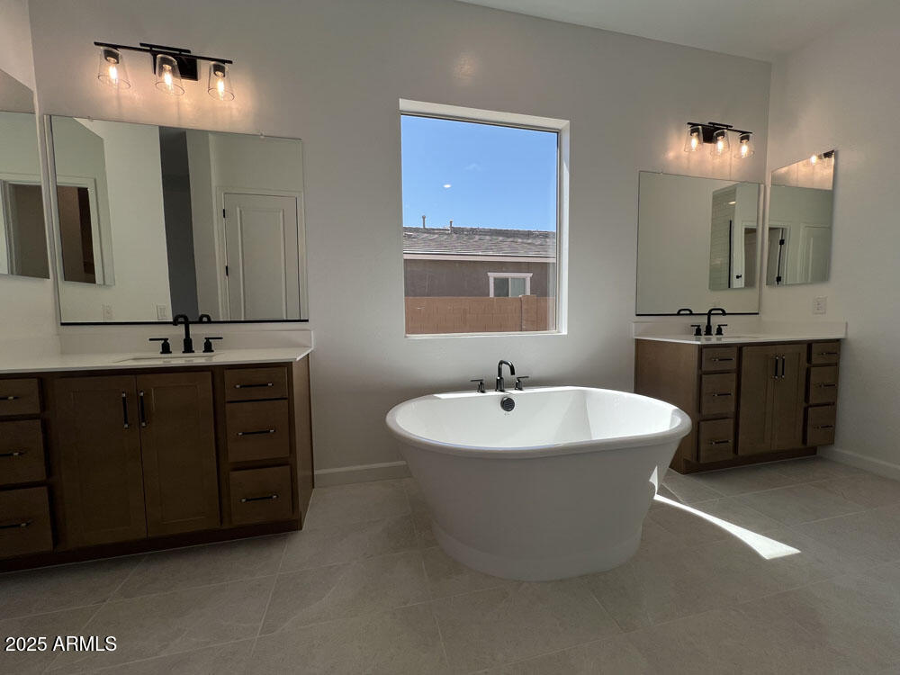 22937 E TWIN ACRES Drive