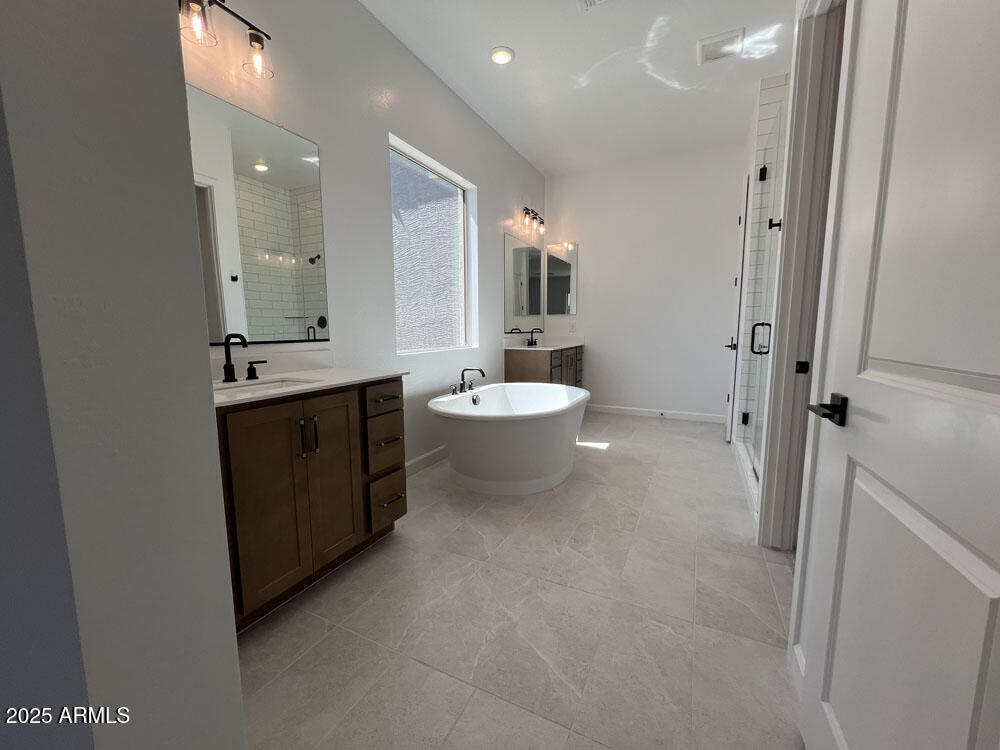 22937 E TWIN ACRES Drive