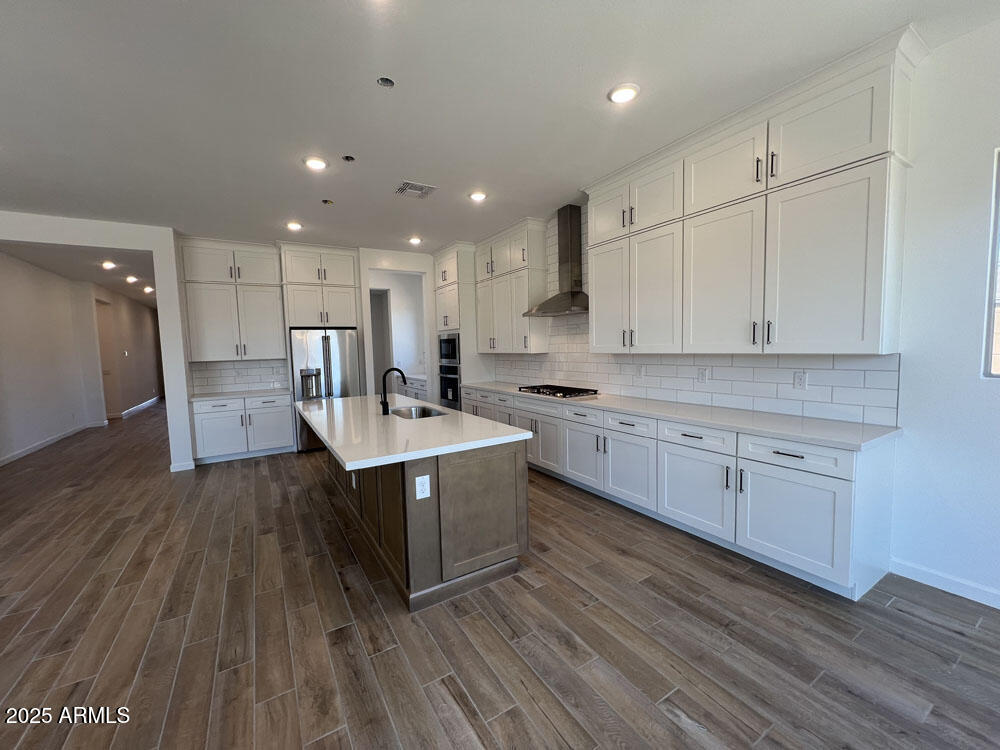 22937 E TWIN ACRES Drive