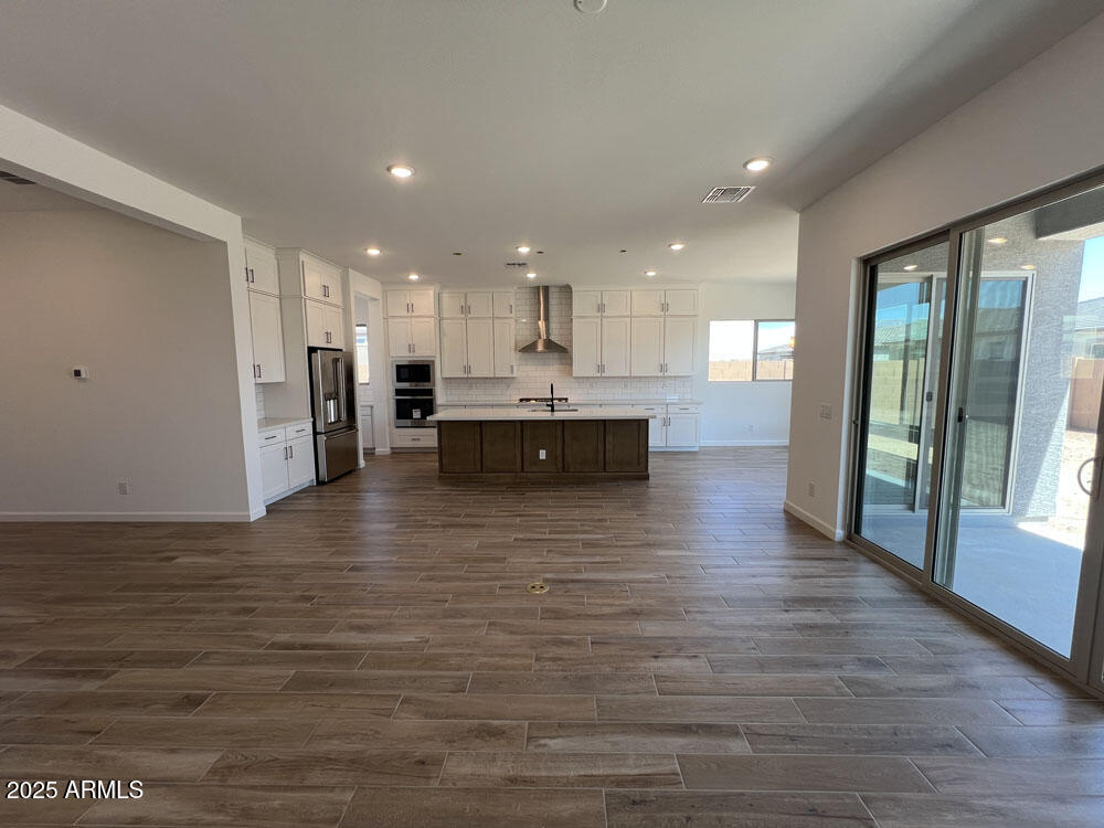 22937 E TWIN ACRES Drive