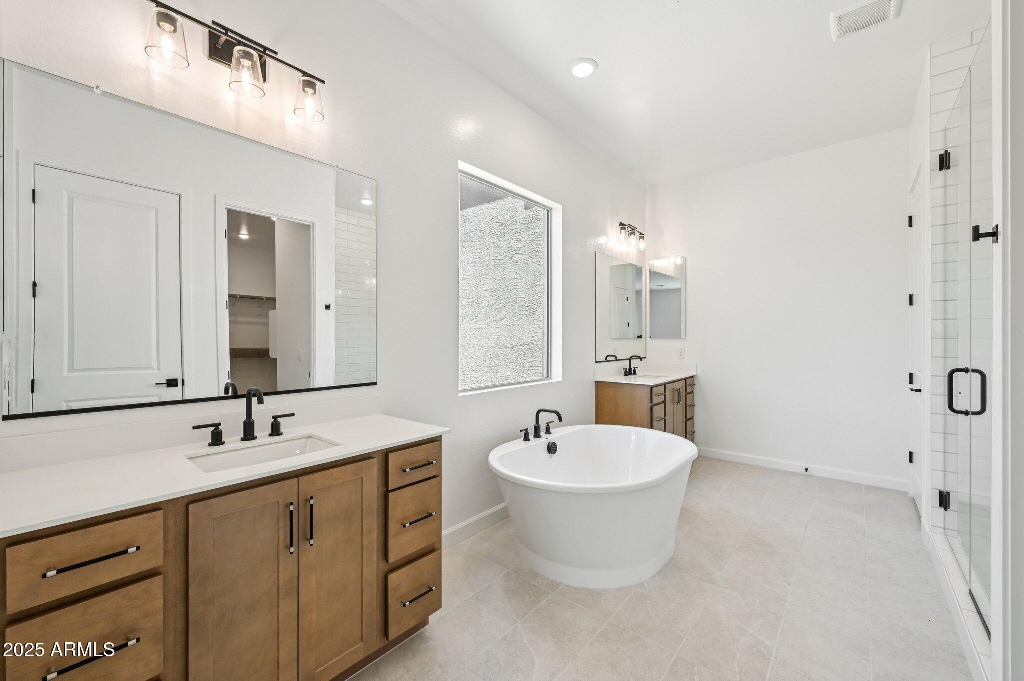 22937 E TWIN ACRES Drive