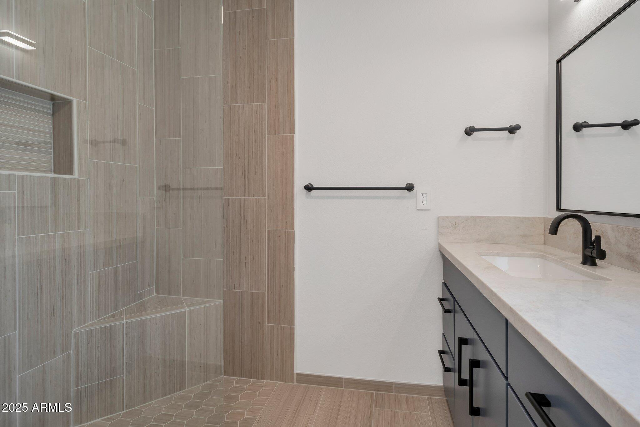 6620 E PARADISE Lane