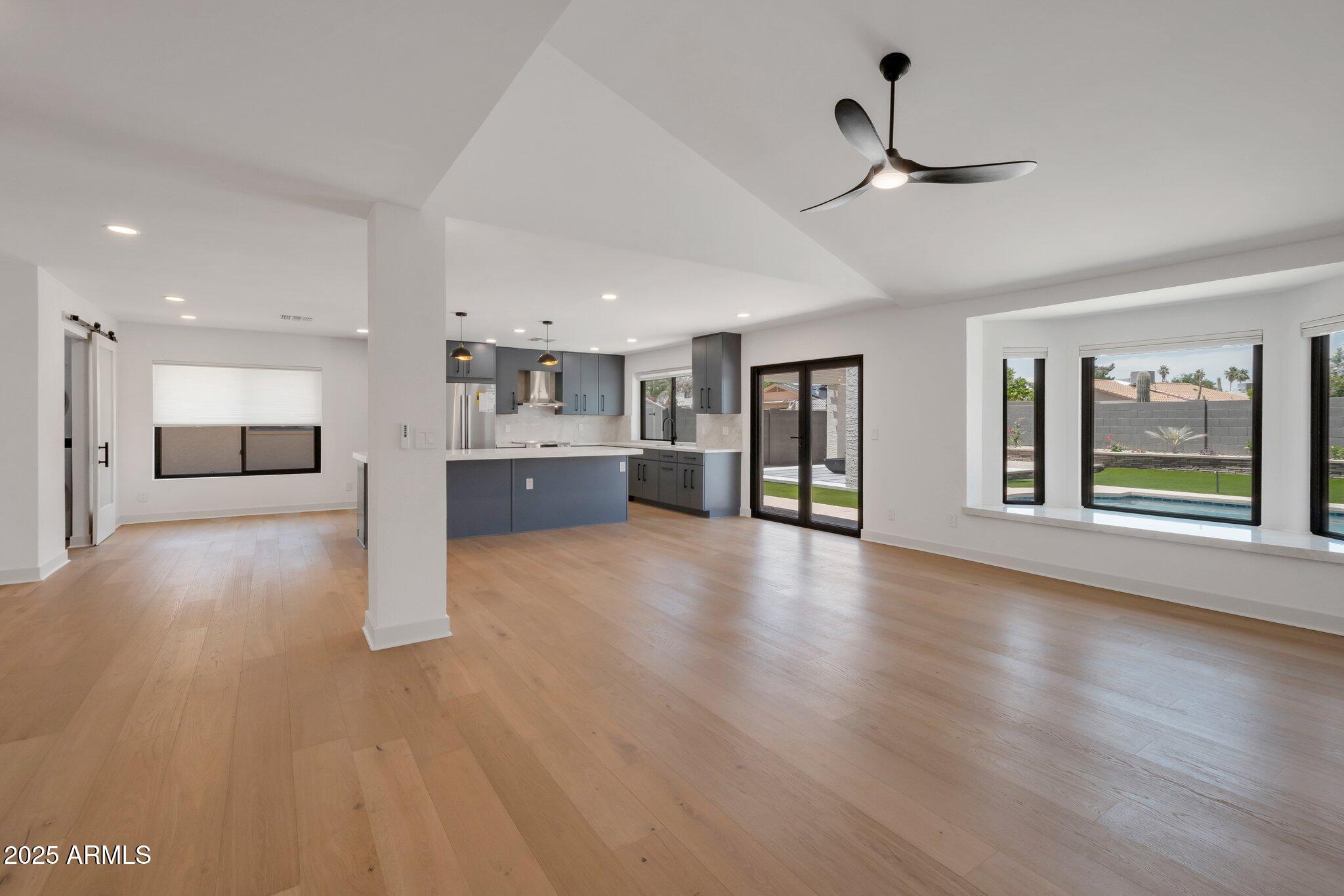 6620 E PARADISE Lane