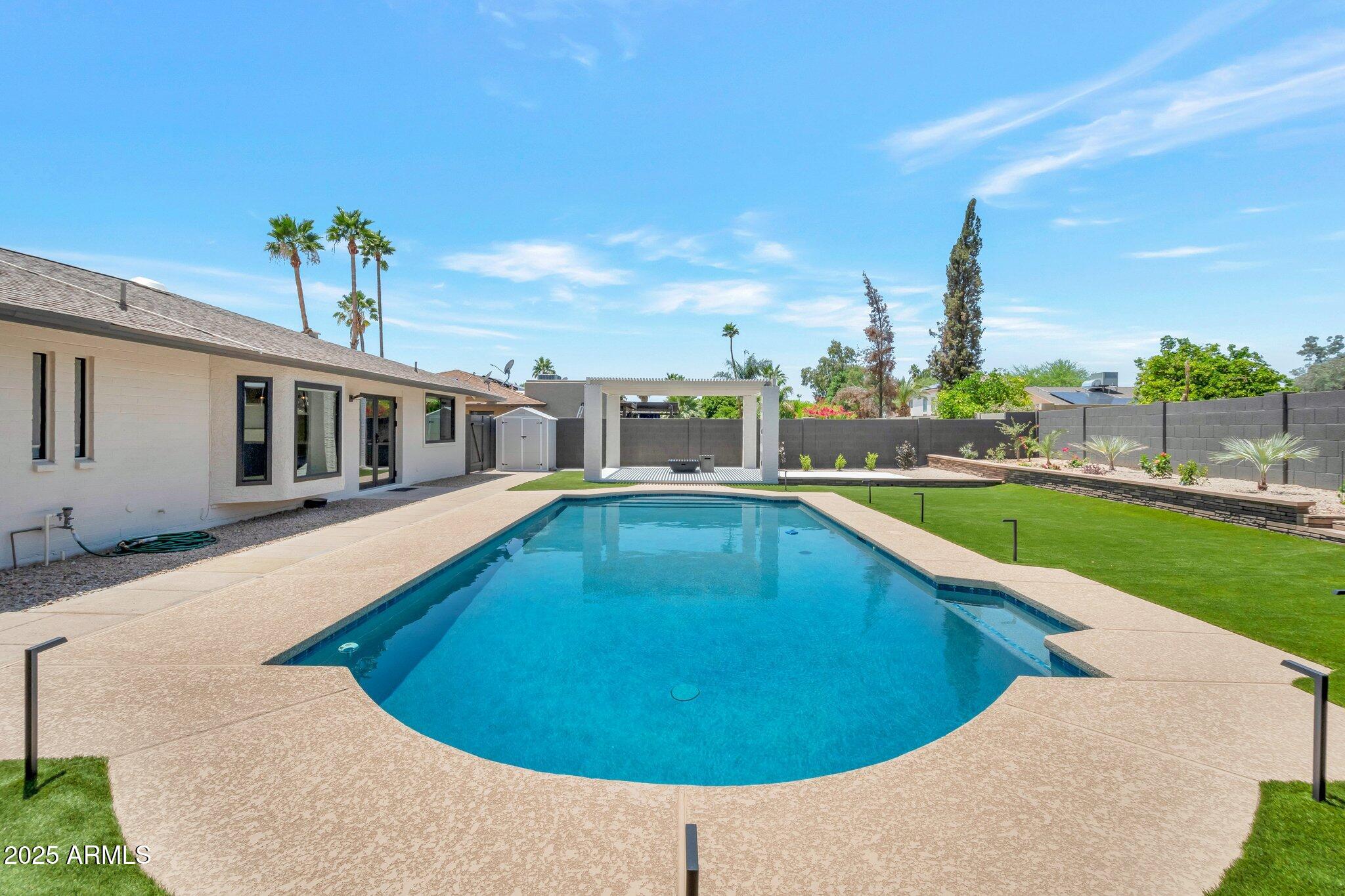 6620 E PARADISE Lane