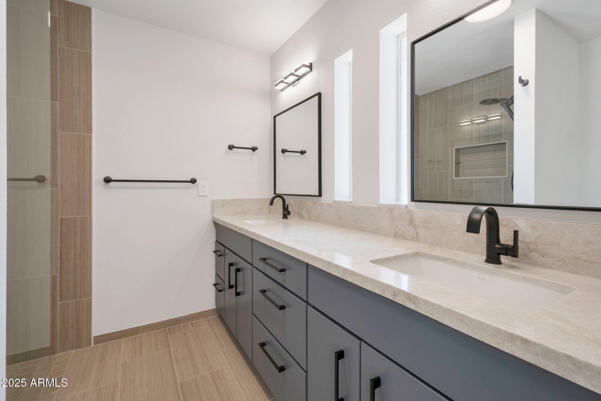 6620 E PARADISE Lane