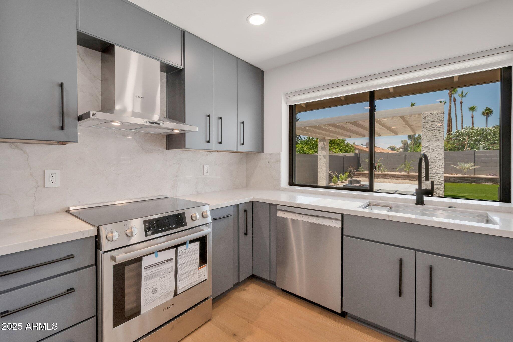 6620 E PARADISE Lane