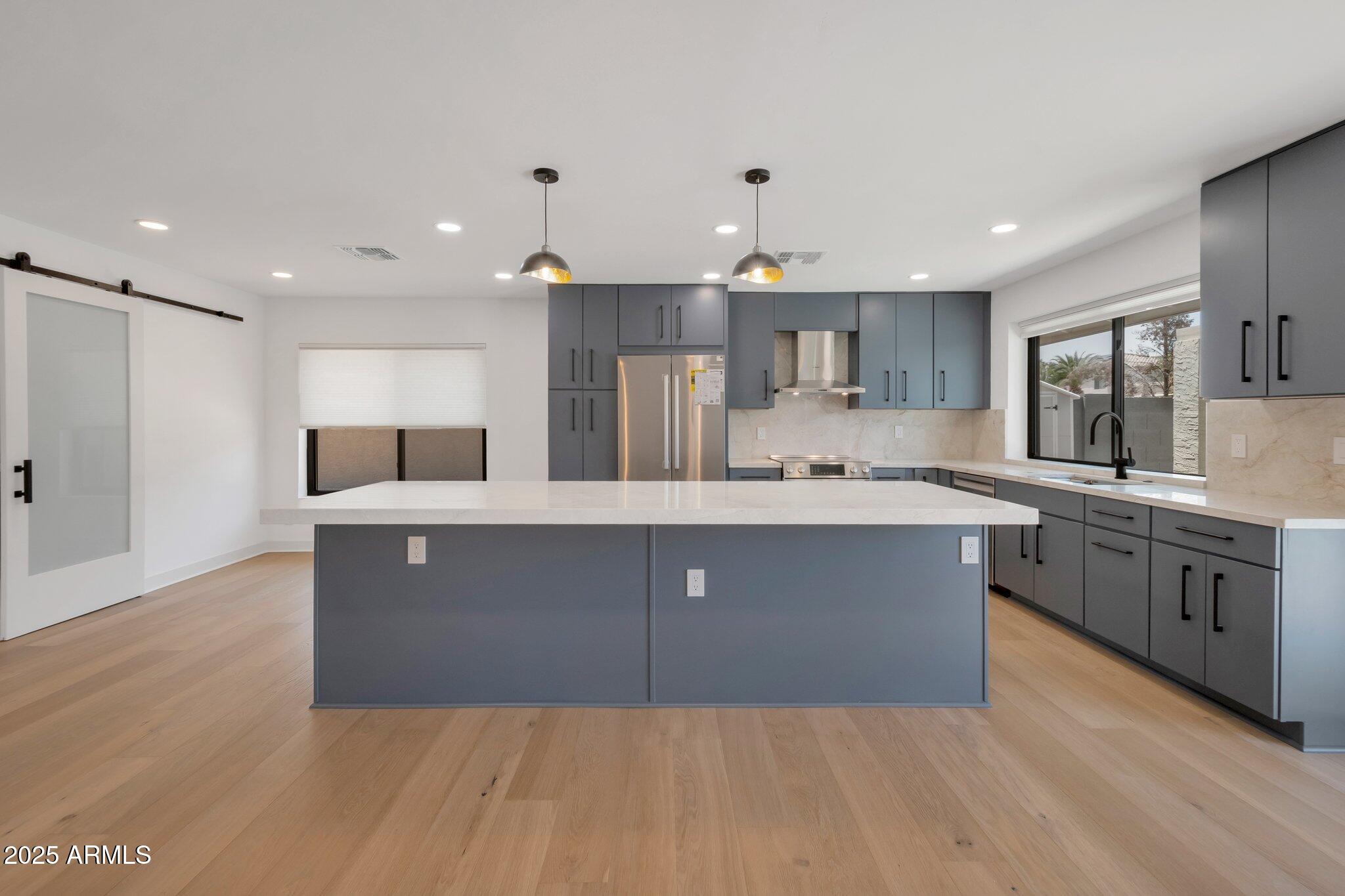 6620 E PARADISE Lane