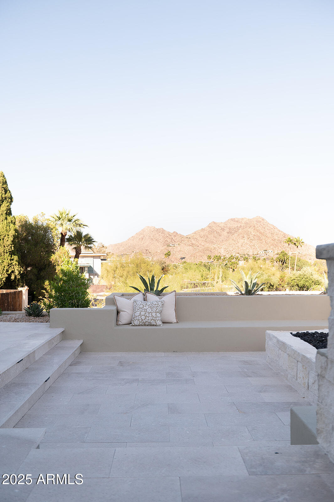 7215 N BLACK ROCK Trail