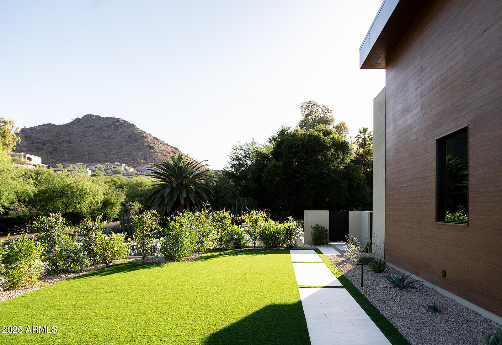 7215 N BLACK ROCK Trail