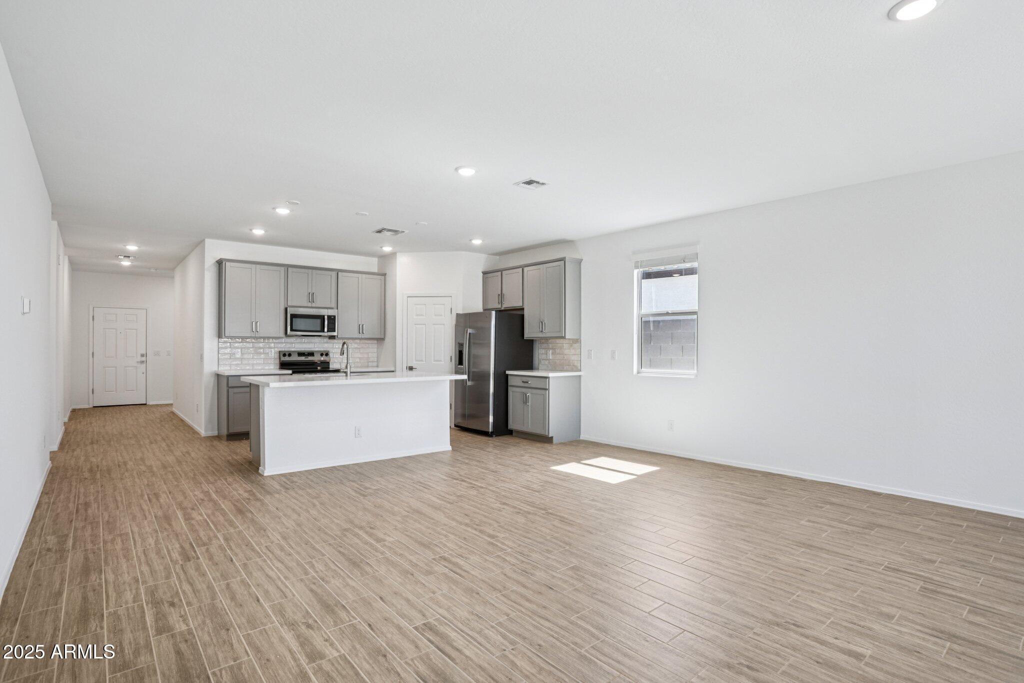 24096 W BOWKER Street