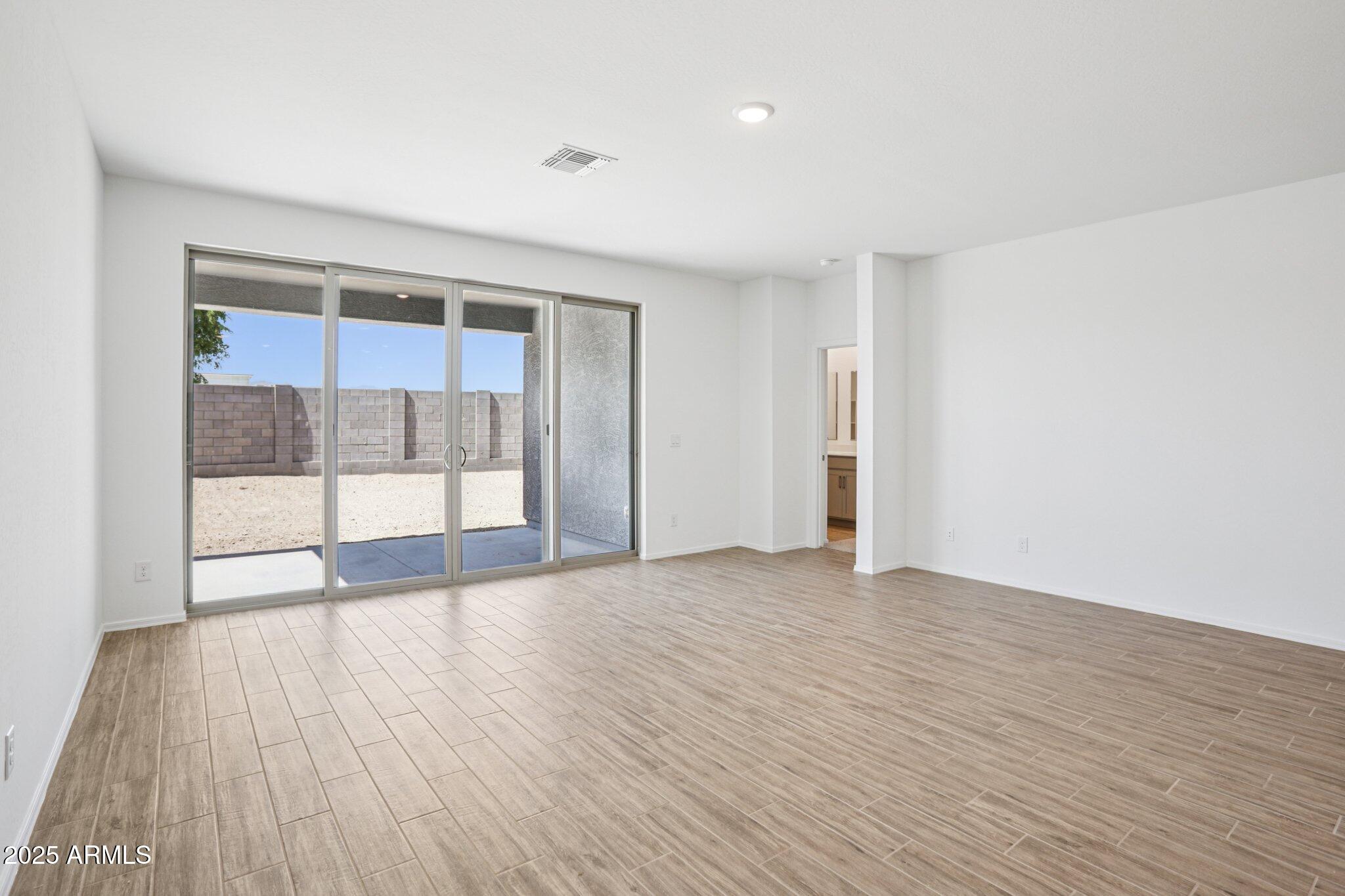 24096 W BOWKER Street