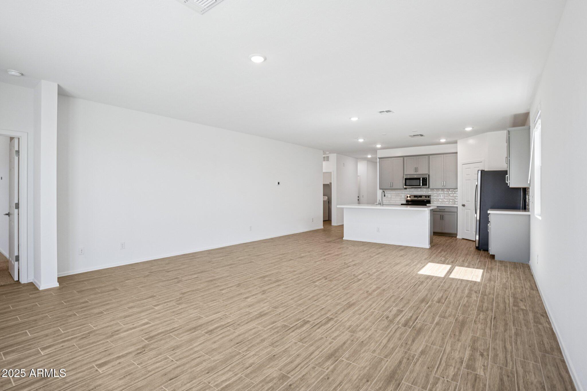 24096 W BOWKER Street