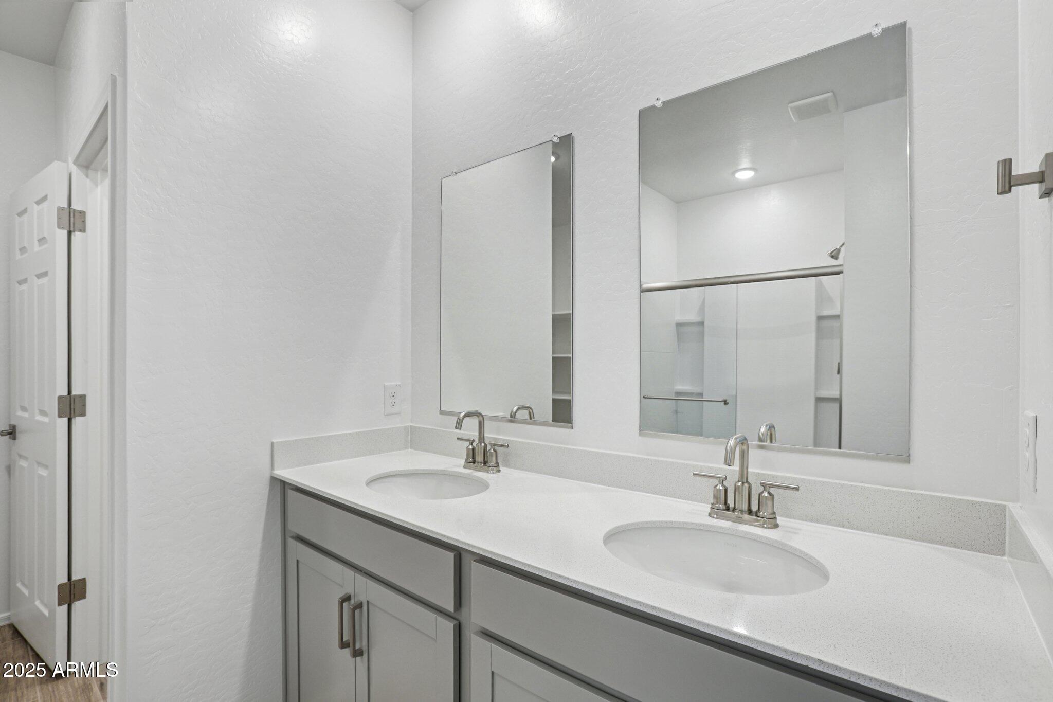 24096 W BOWKER Street