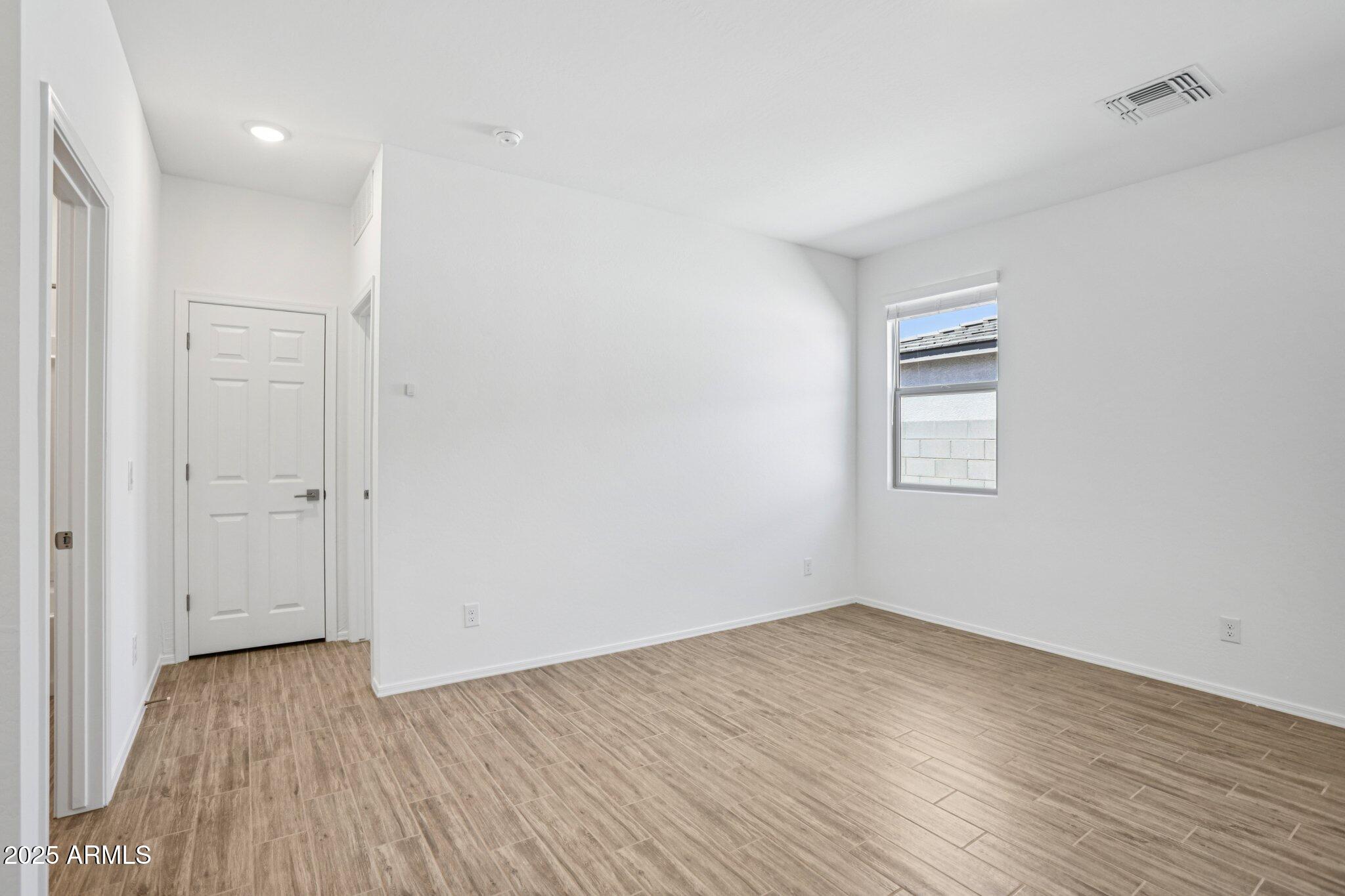 24096 W BOWKER Street