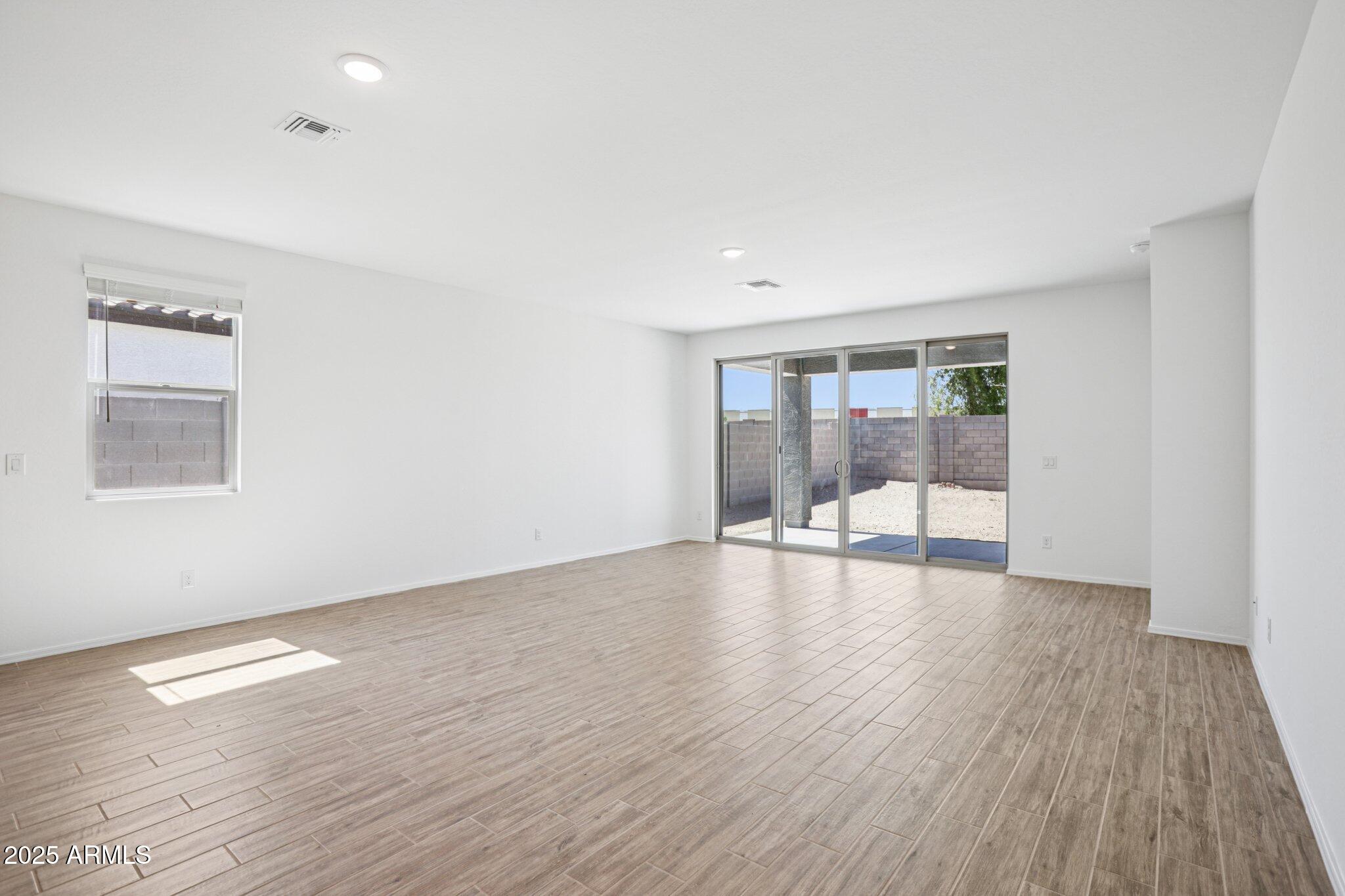 24096 W BOWKER Street