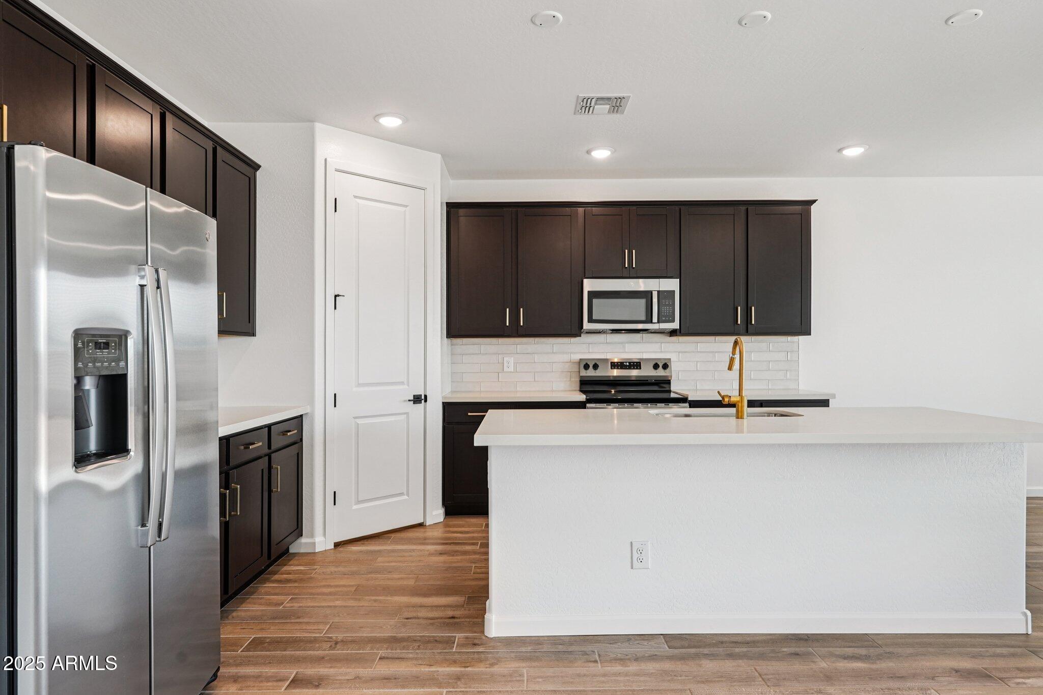 15755 W CAMDEN Avenue