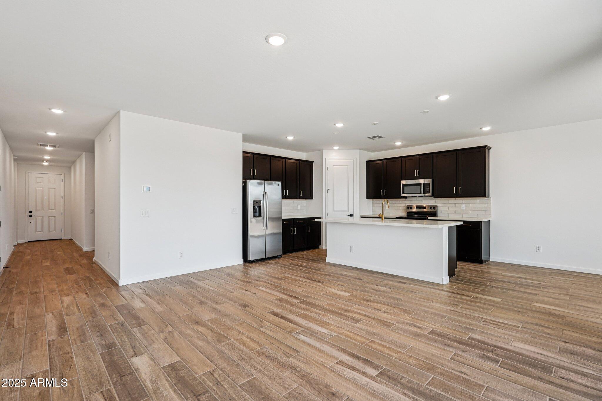 15755 W CAMDEN Avenue