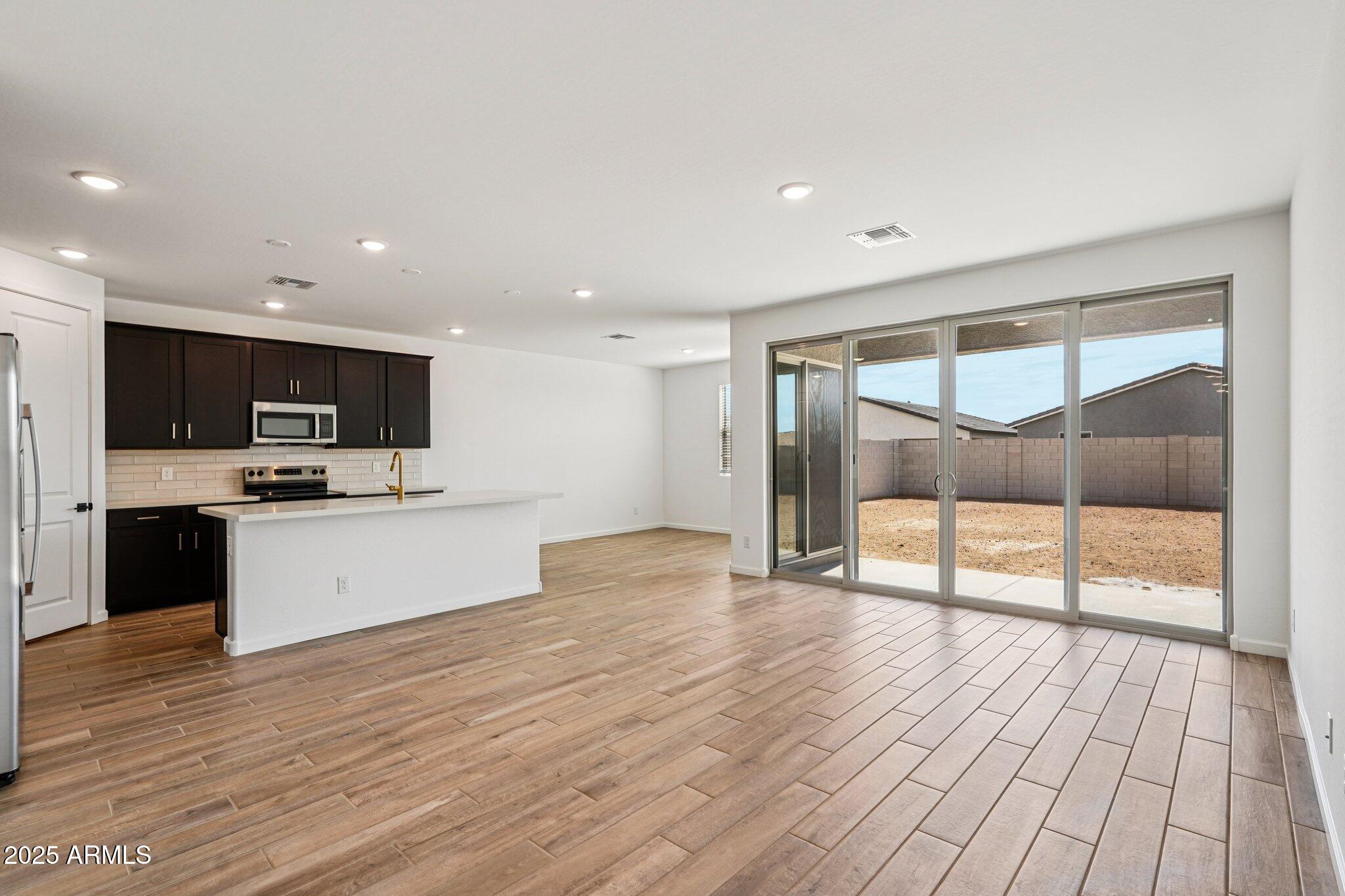 15755 W CAMDEN Avenue