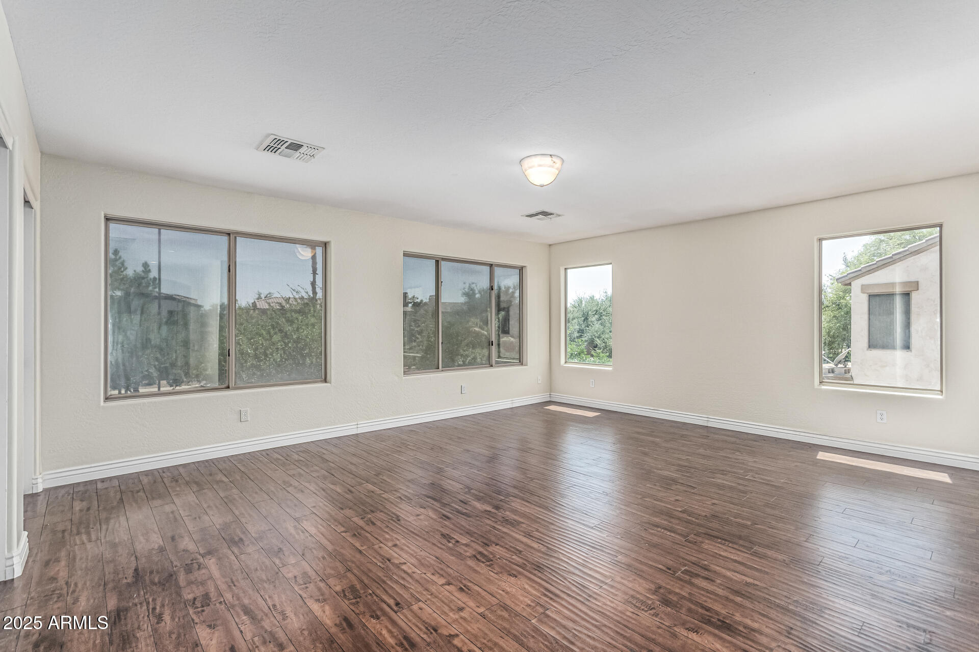 4507 E LANTERN Place