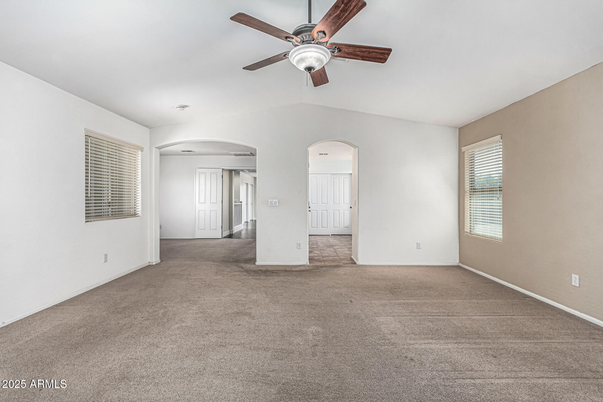 4507 E LANTERN Place