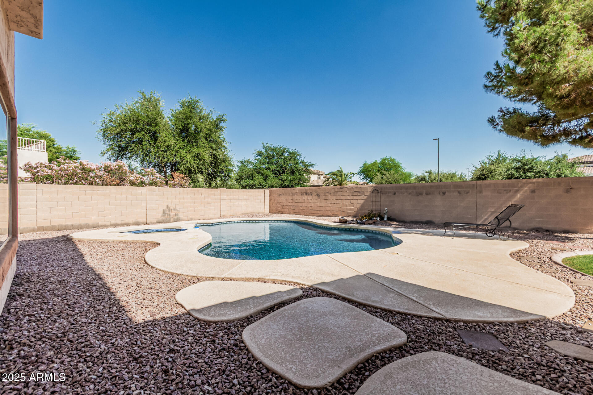 4507 E LANTERN Place