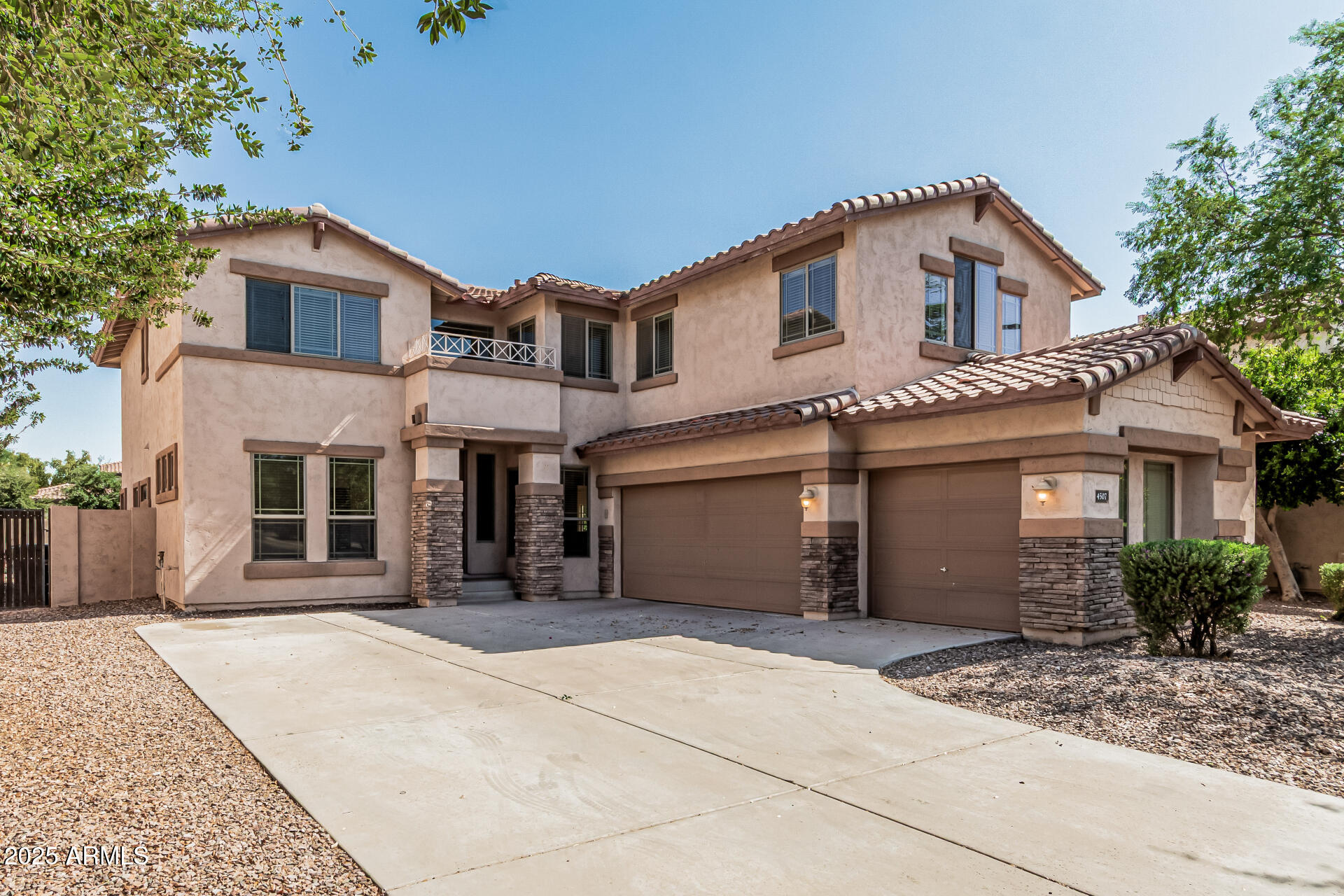 4507 E LANTERN Place