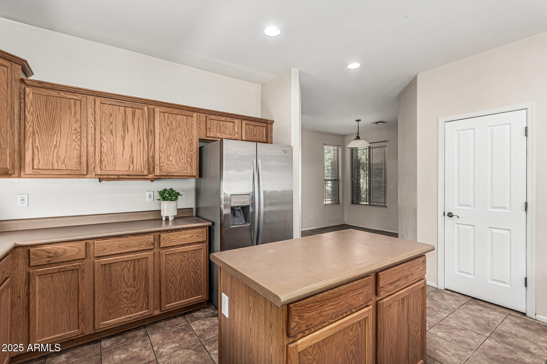4507 E LANTERN Place