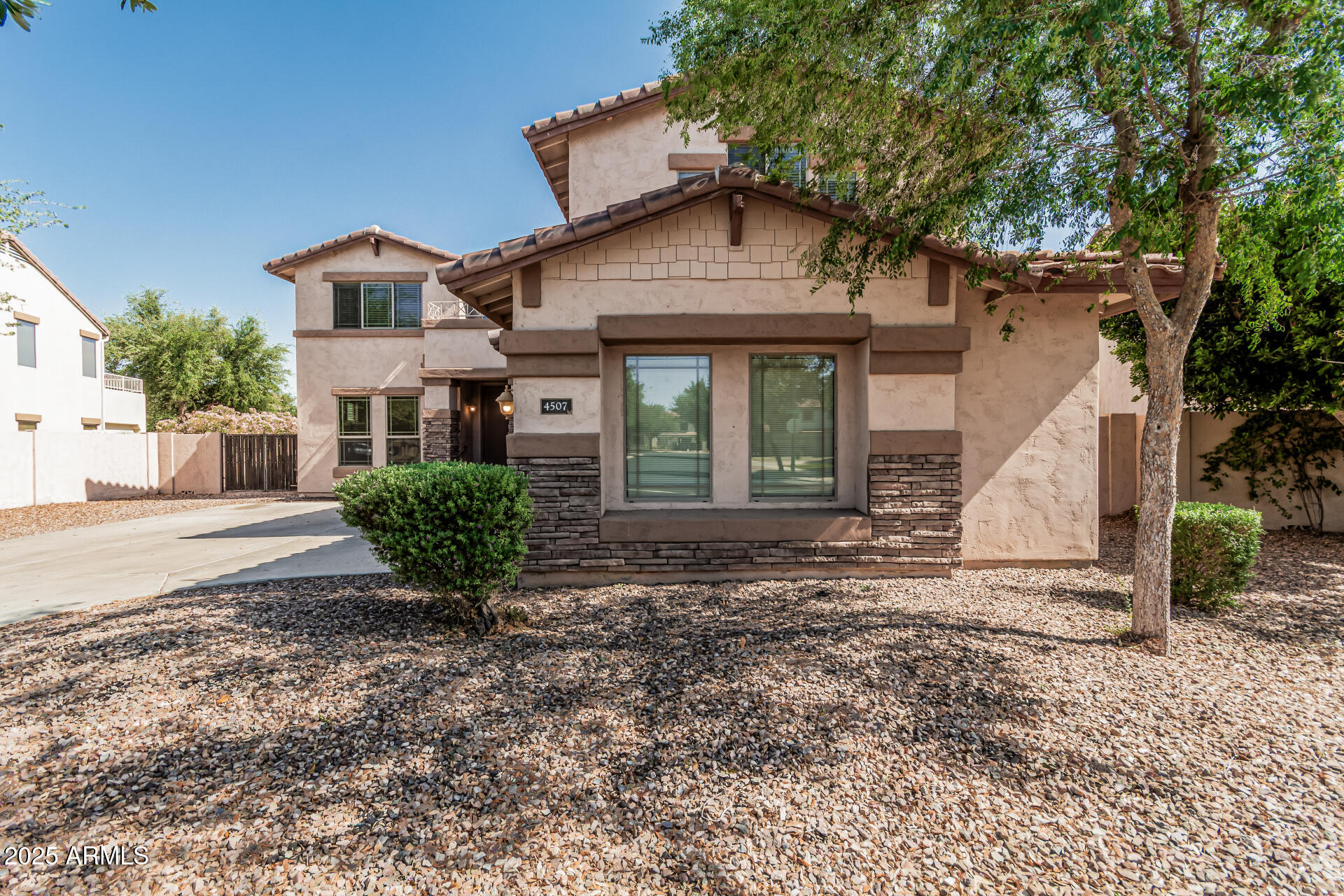 4507 E LANTERN Place