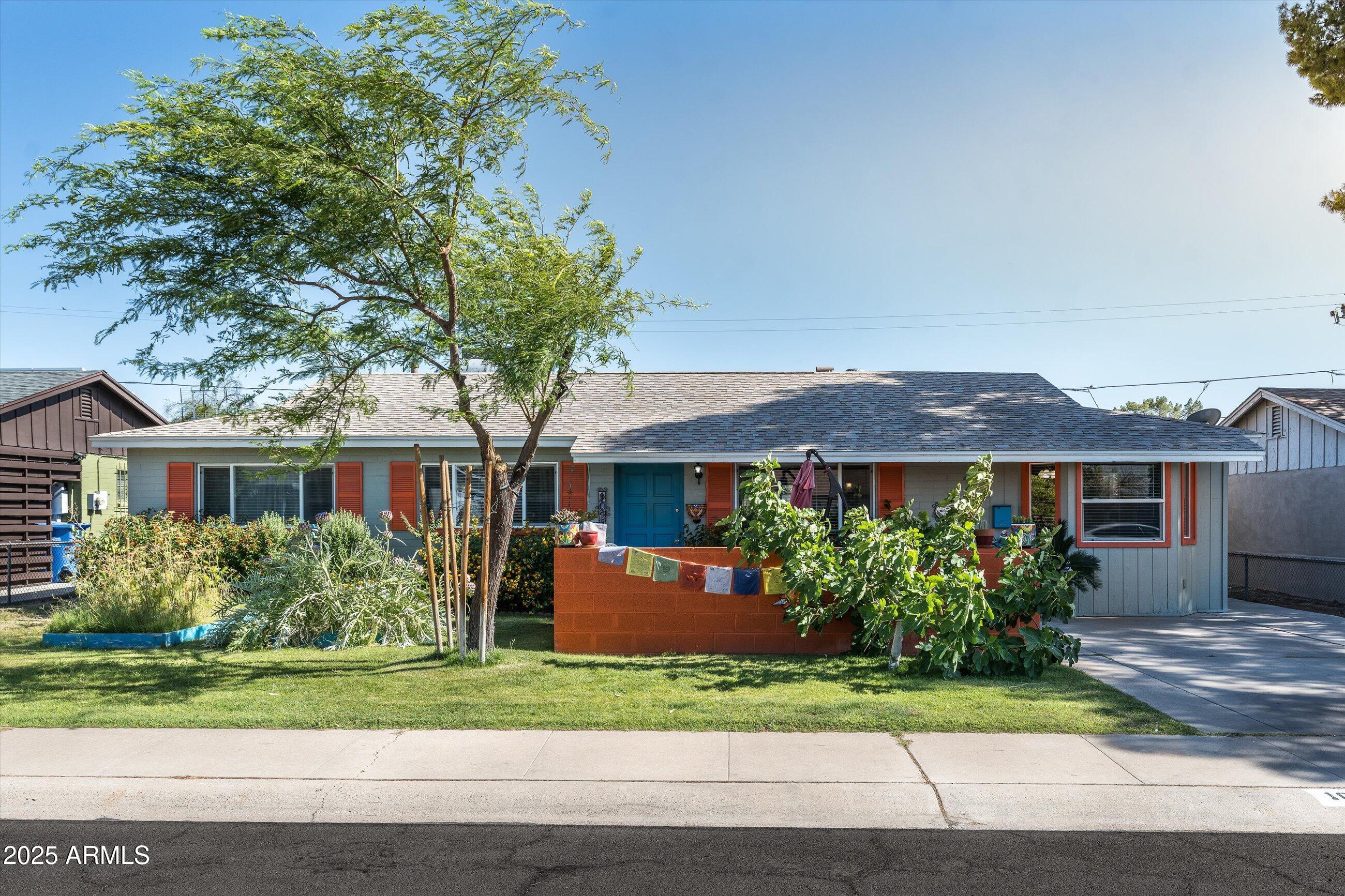 1027 E EL CAMINO Drive