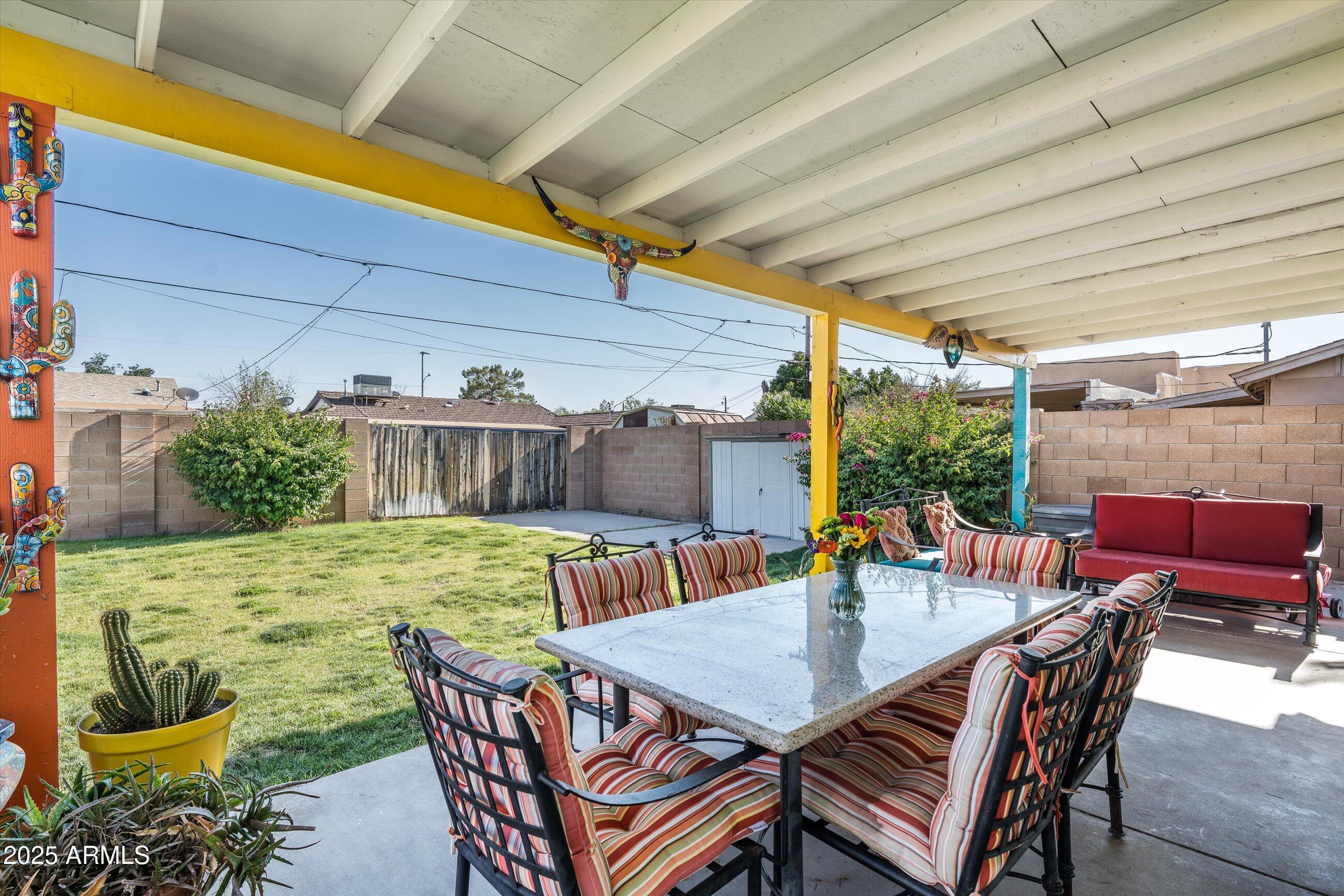 1027 E EL CAMINO Drive
