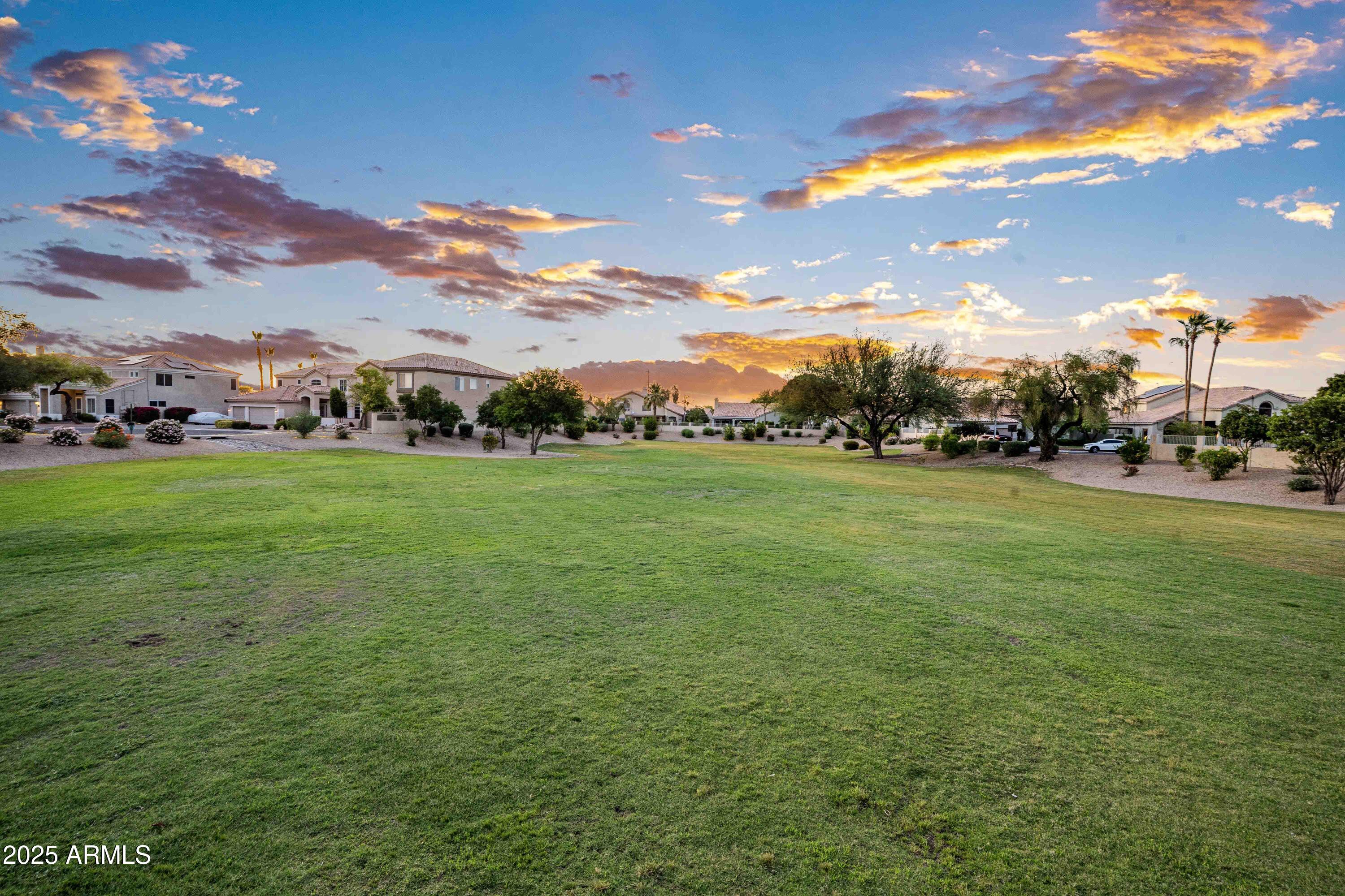 1398 W WINDHAVEN Avenue