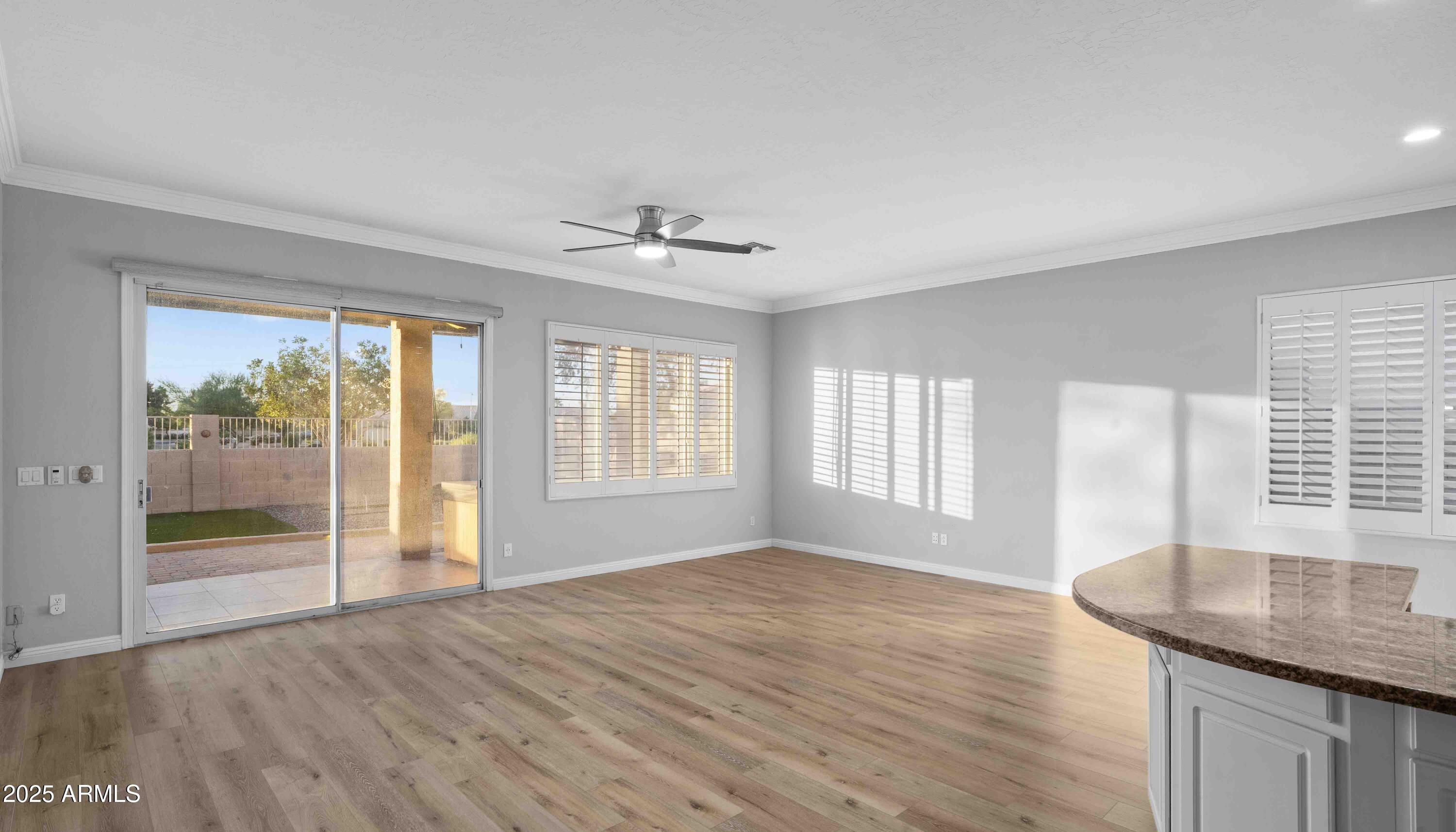 1398 W WINDHAVEN Avenue