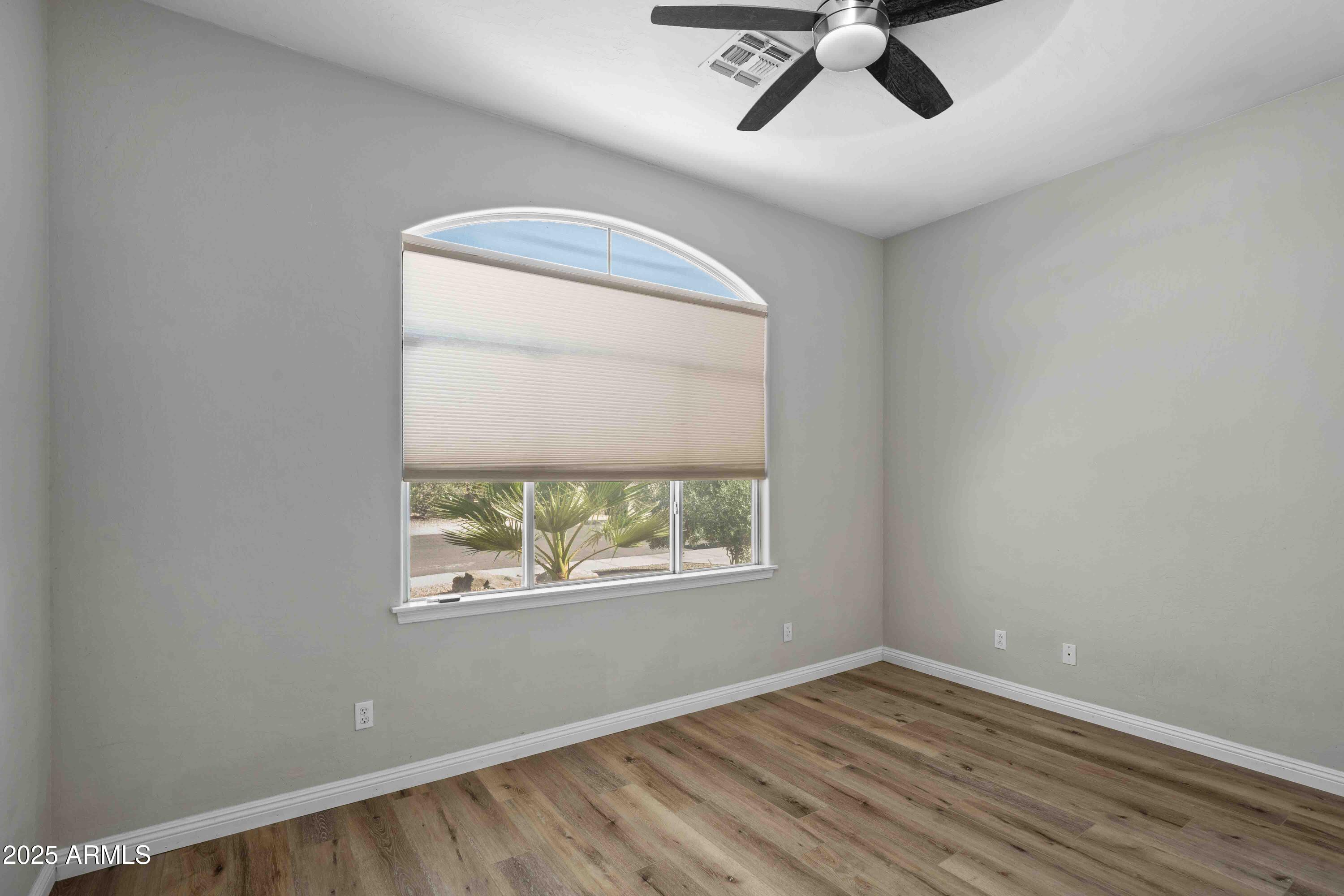 1398 W WINDHAVEN Avenue