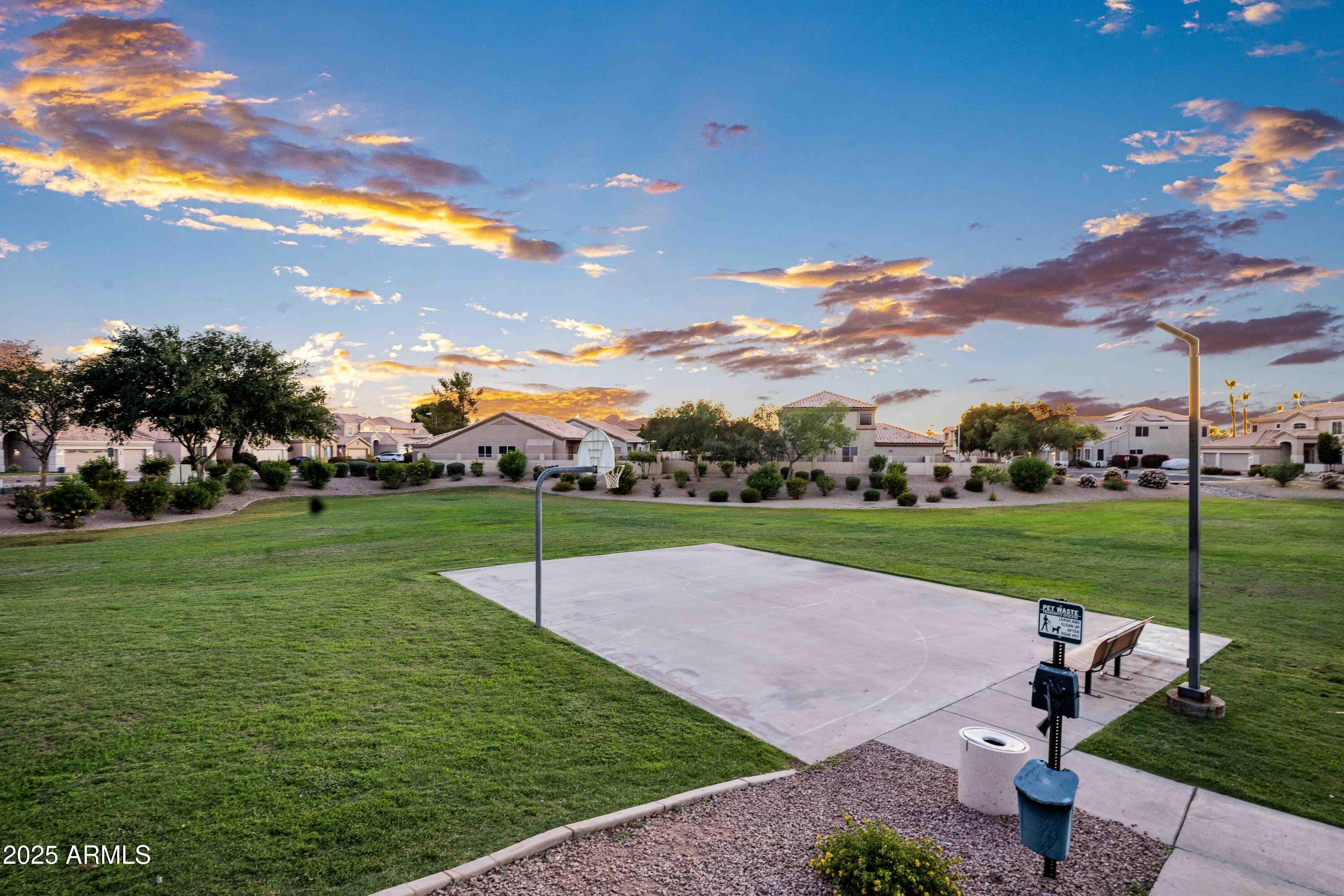 1398 W WINDHAVEN Avenue