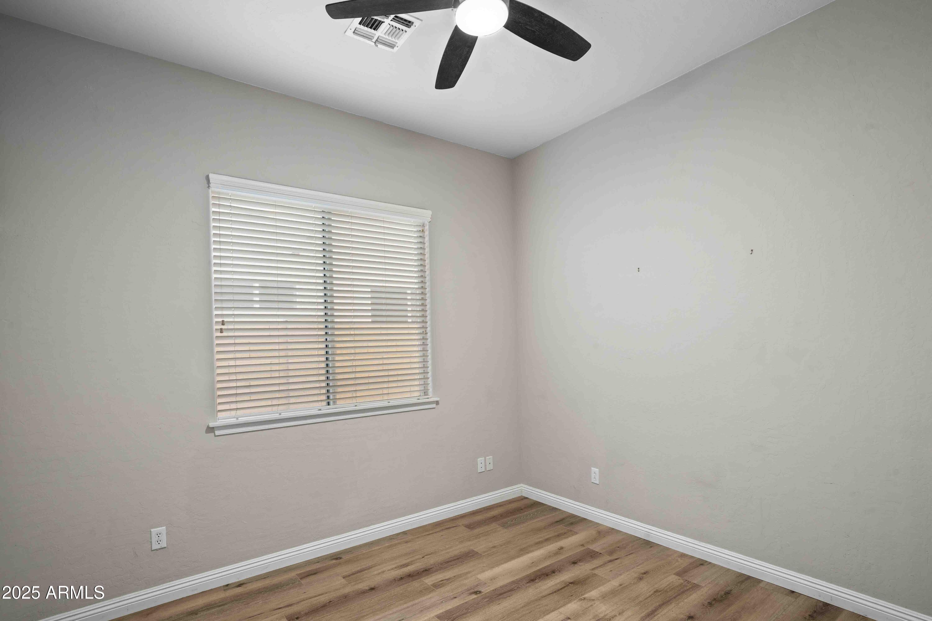 1398 W WINDHAVEN Avenue