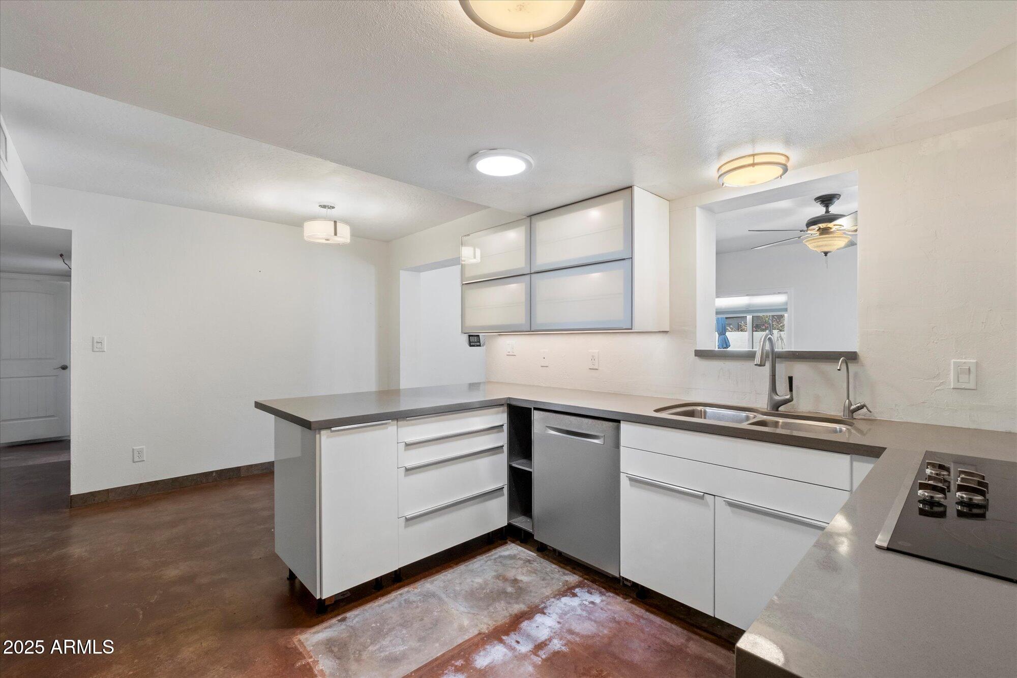 3814 E POINSETTIA Drive