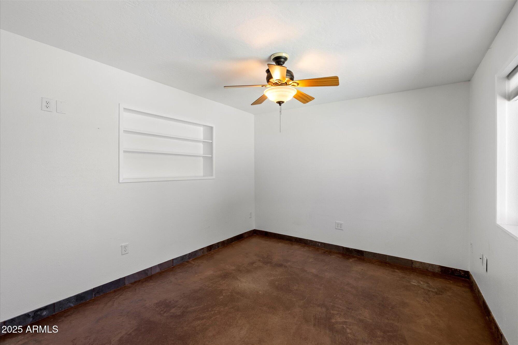 3814 E POINSETTIA Drive