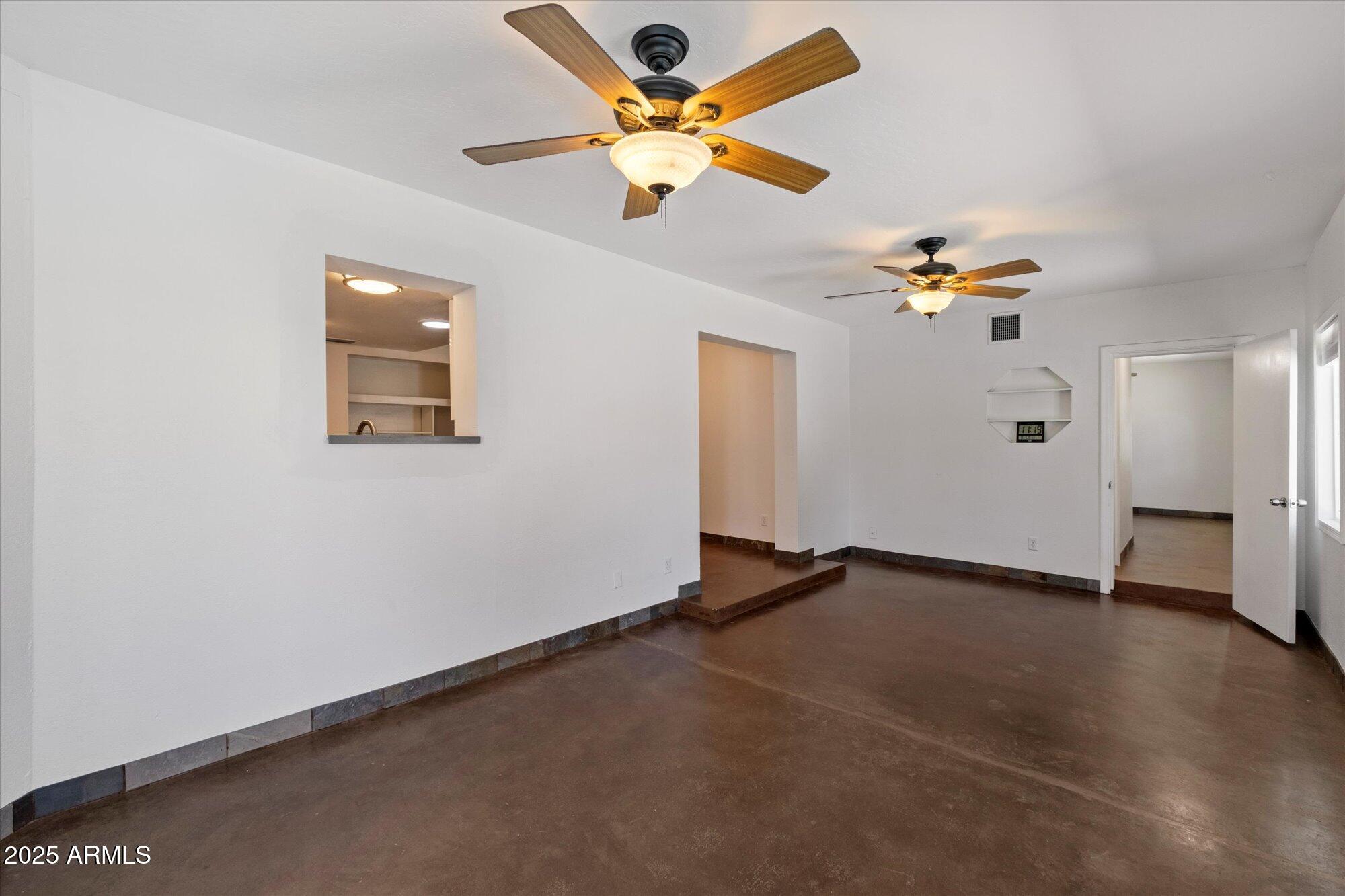 3814 E POINSETTIA Drive