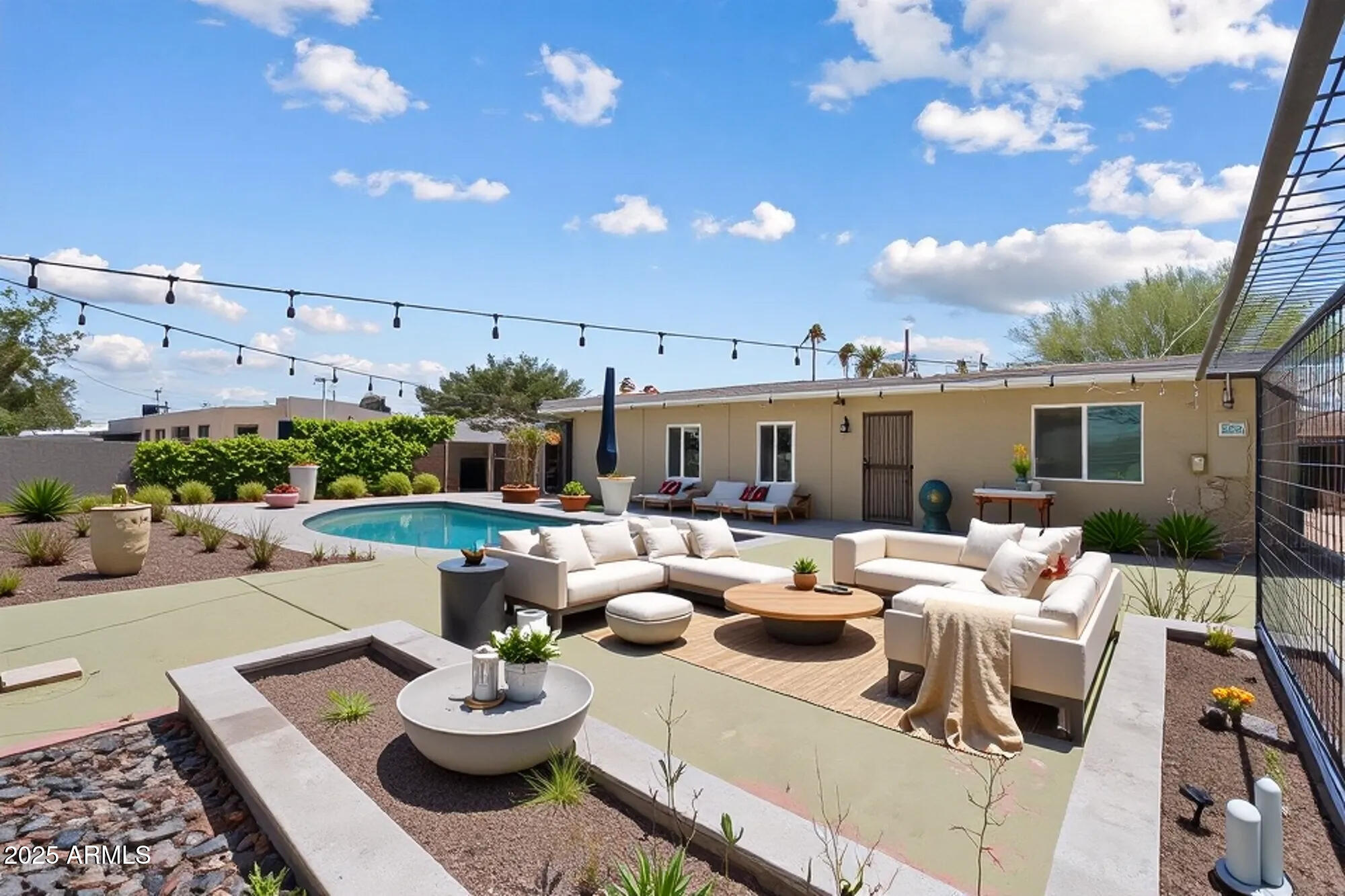 3814 E POINSETTIA Drive
