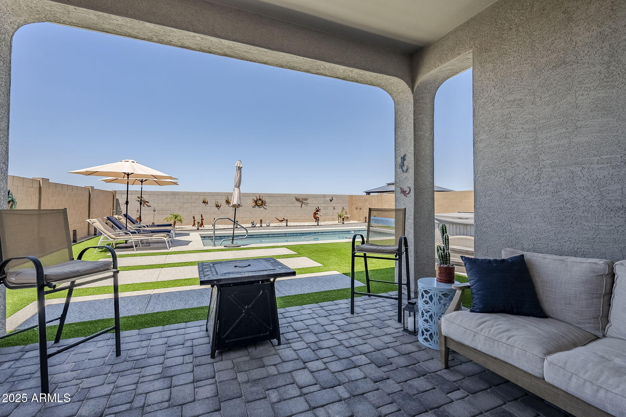 40848 W HILLMAN Drive