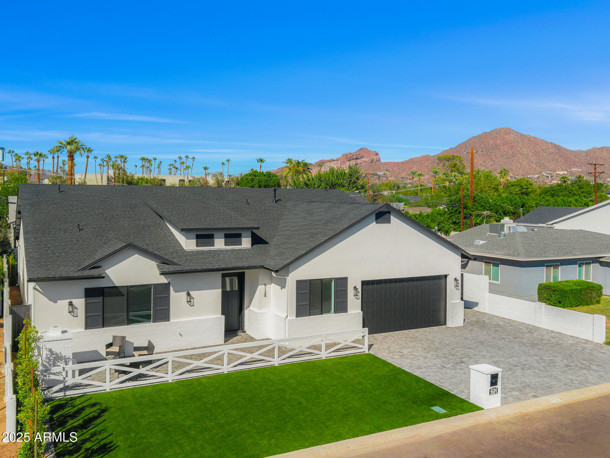 4124 E INDIANOLA Avenue