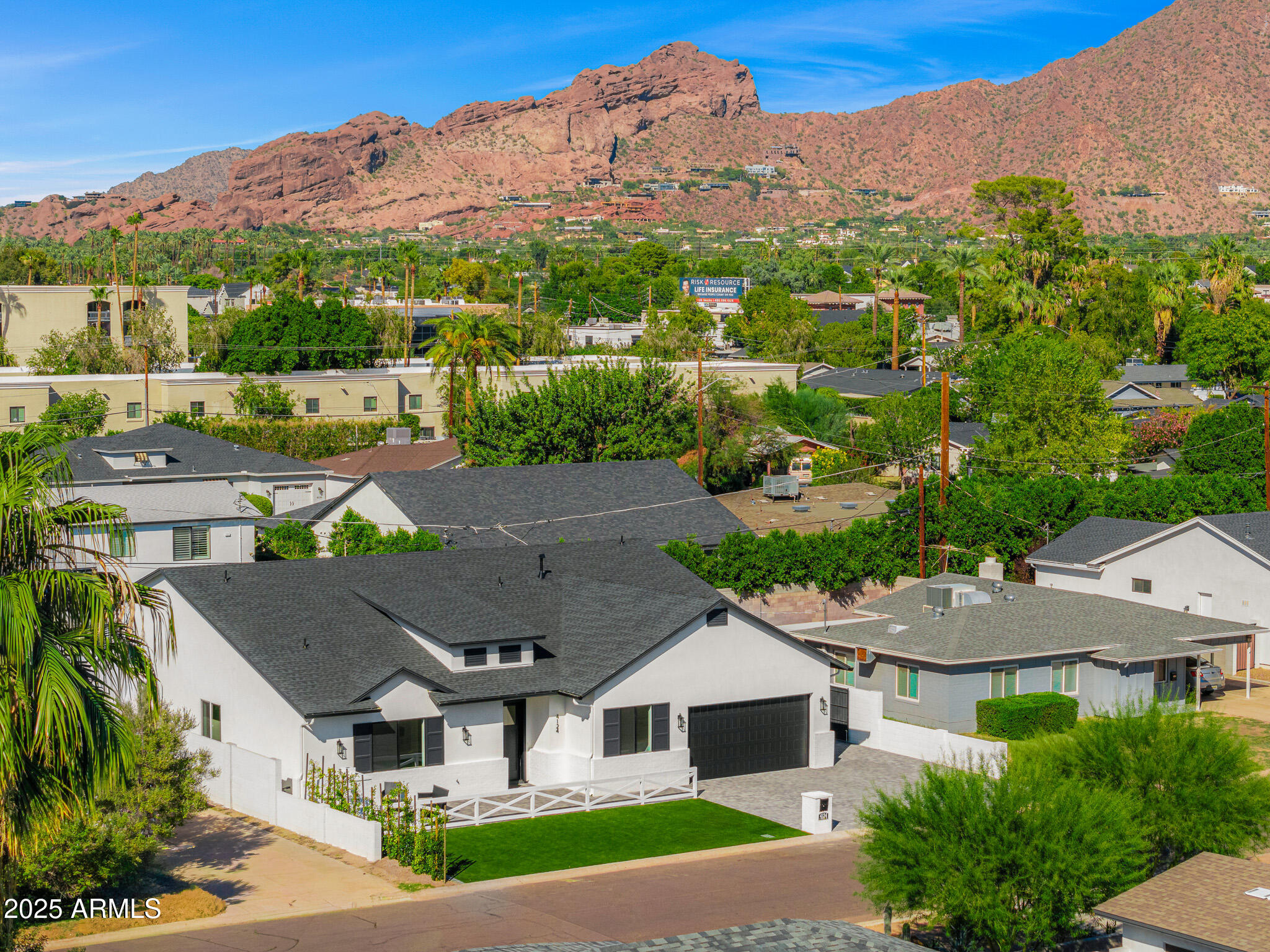 4124 E INDIANOLA Avenue