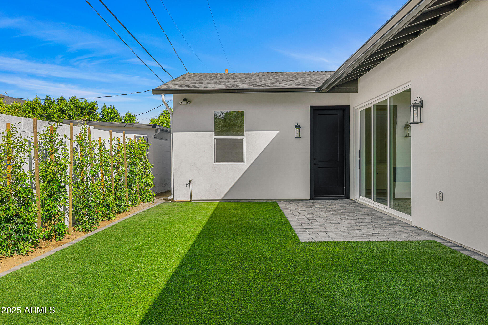 4124 E INDIANOLA Avenue