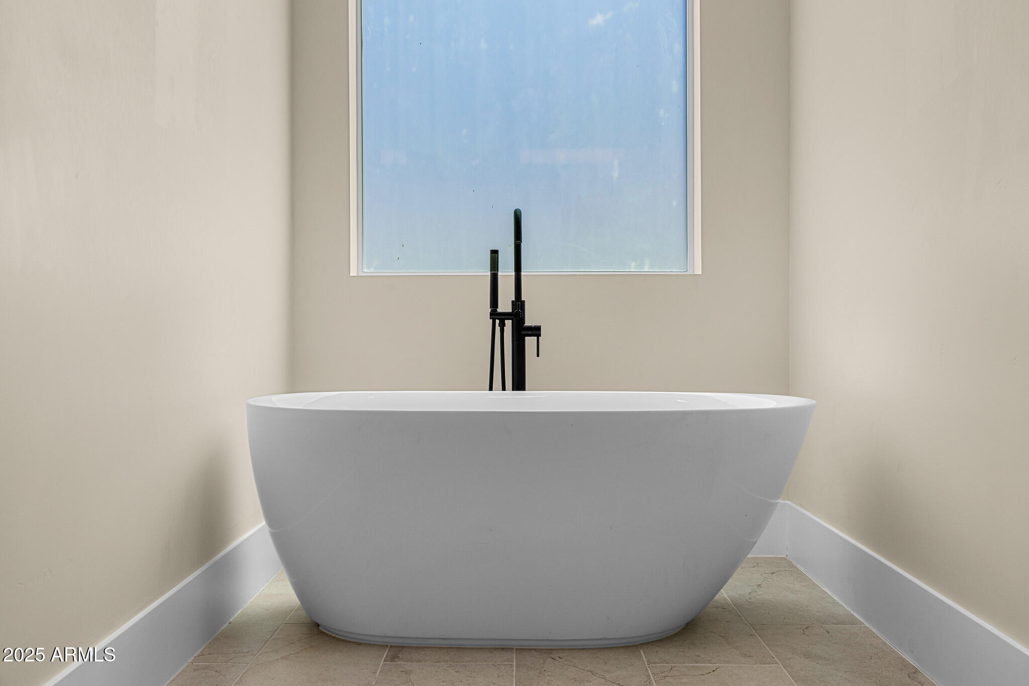 4124 E INDIANOLA Avenue