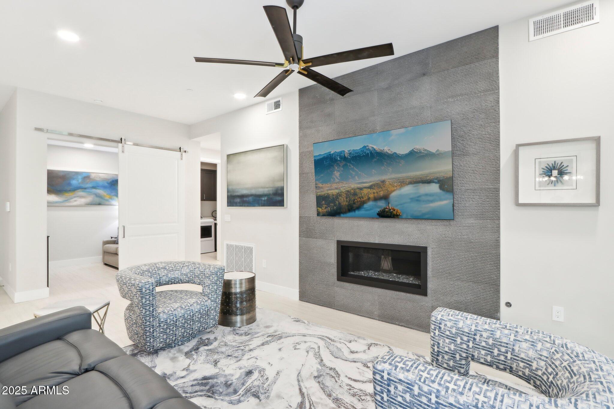 5250 E DEER VALLEY Drive, 247