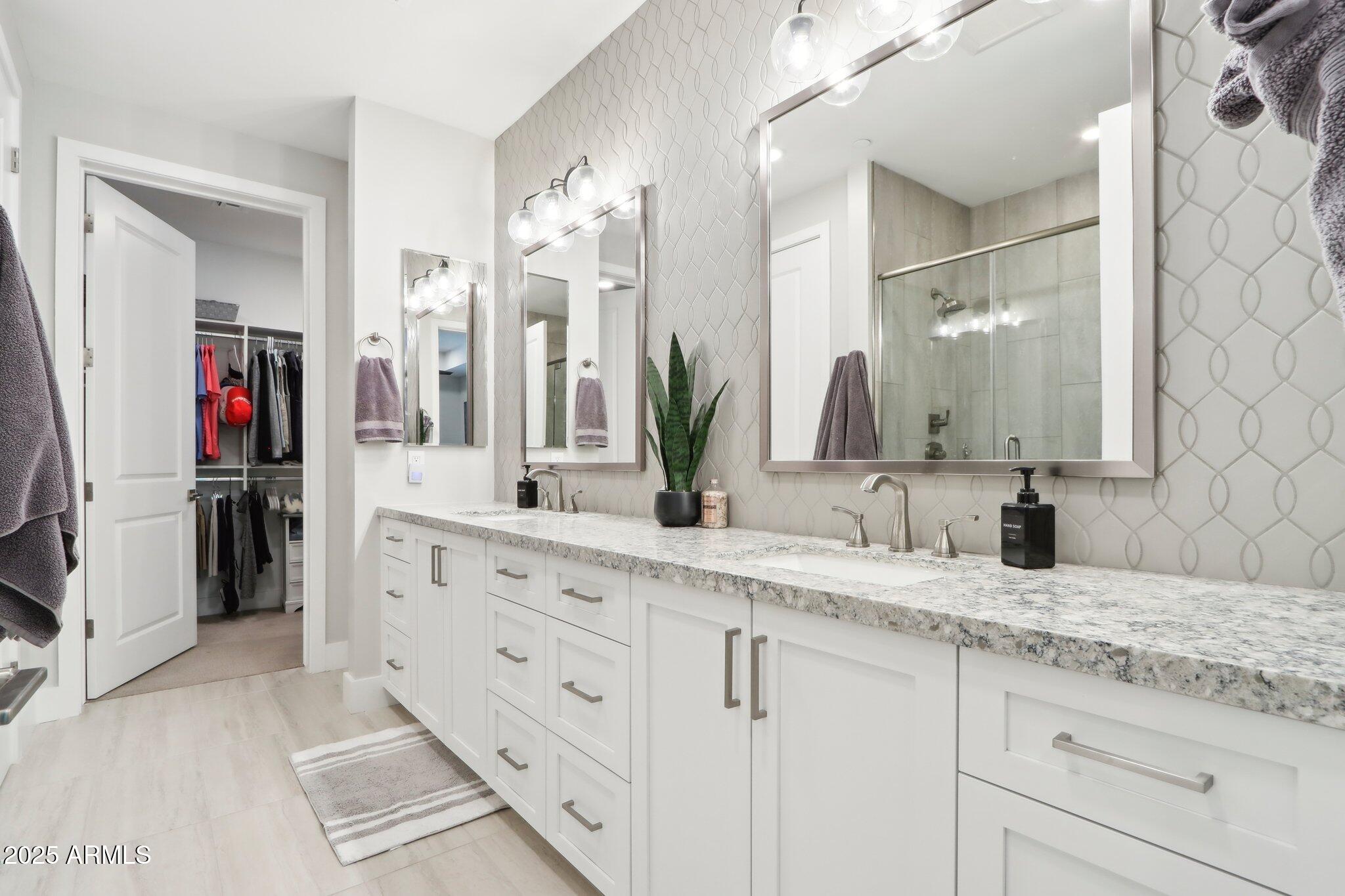 5250 E DEER VALLEY Drive, 247